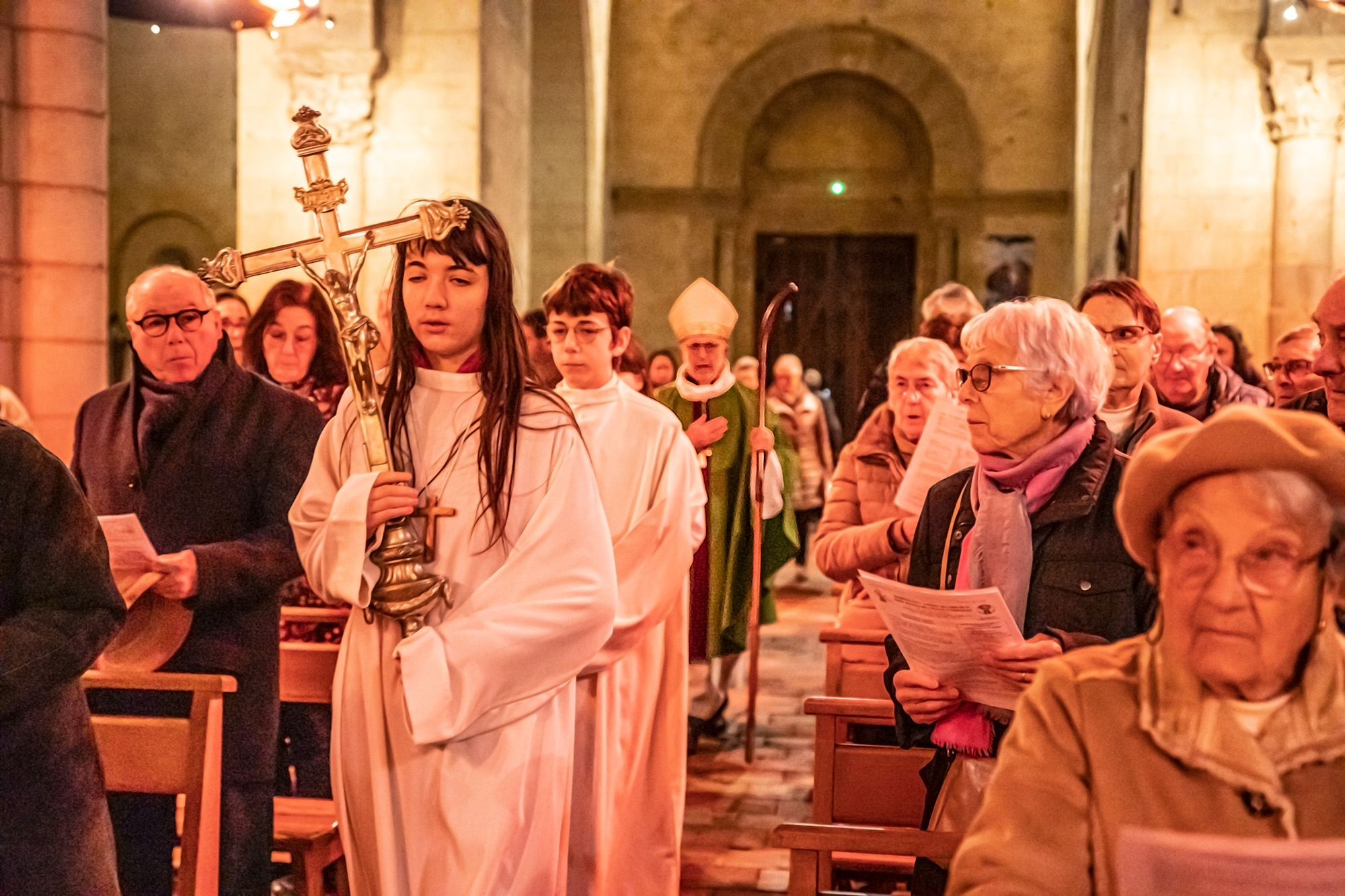 9 Procession vers l'autel à Nogaro 1bis 050223.jpg