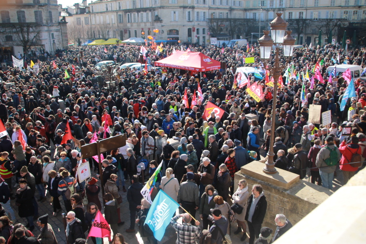 Départ place de la Libération
