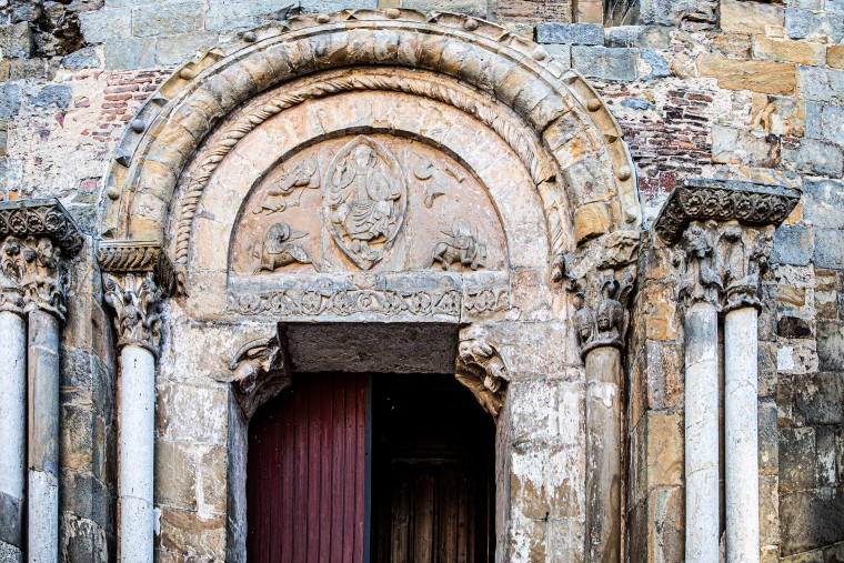12 Le portail est de l'église de Nogaro 1bis 160223.jpg