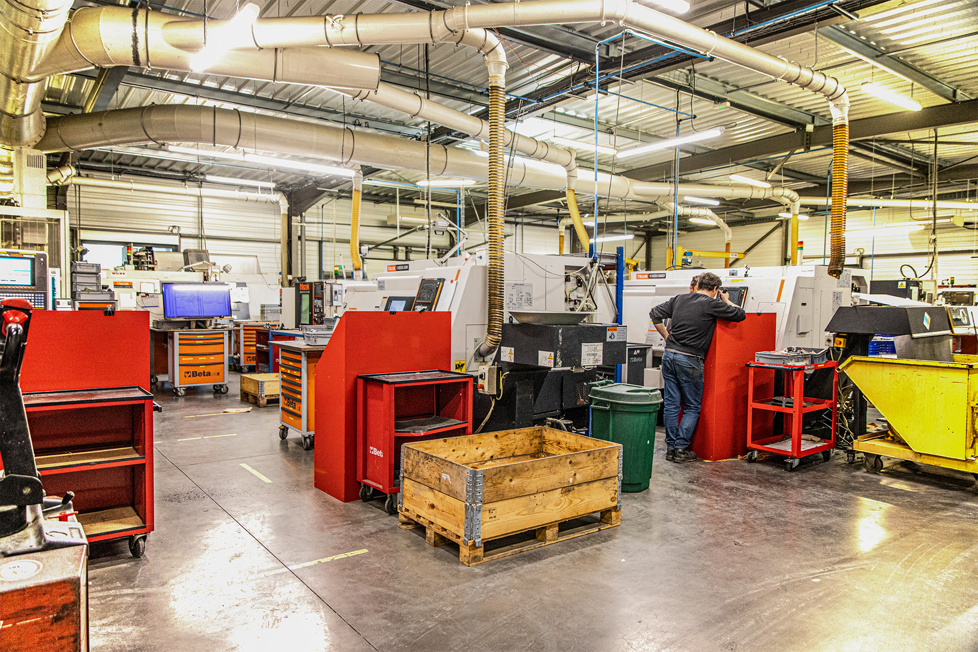 3 Dans l'usine 1bis 060323.jpg
