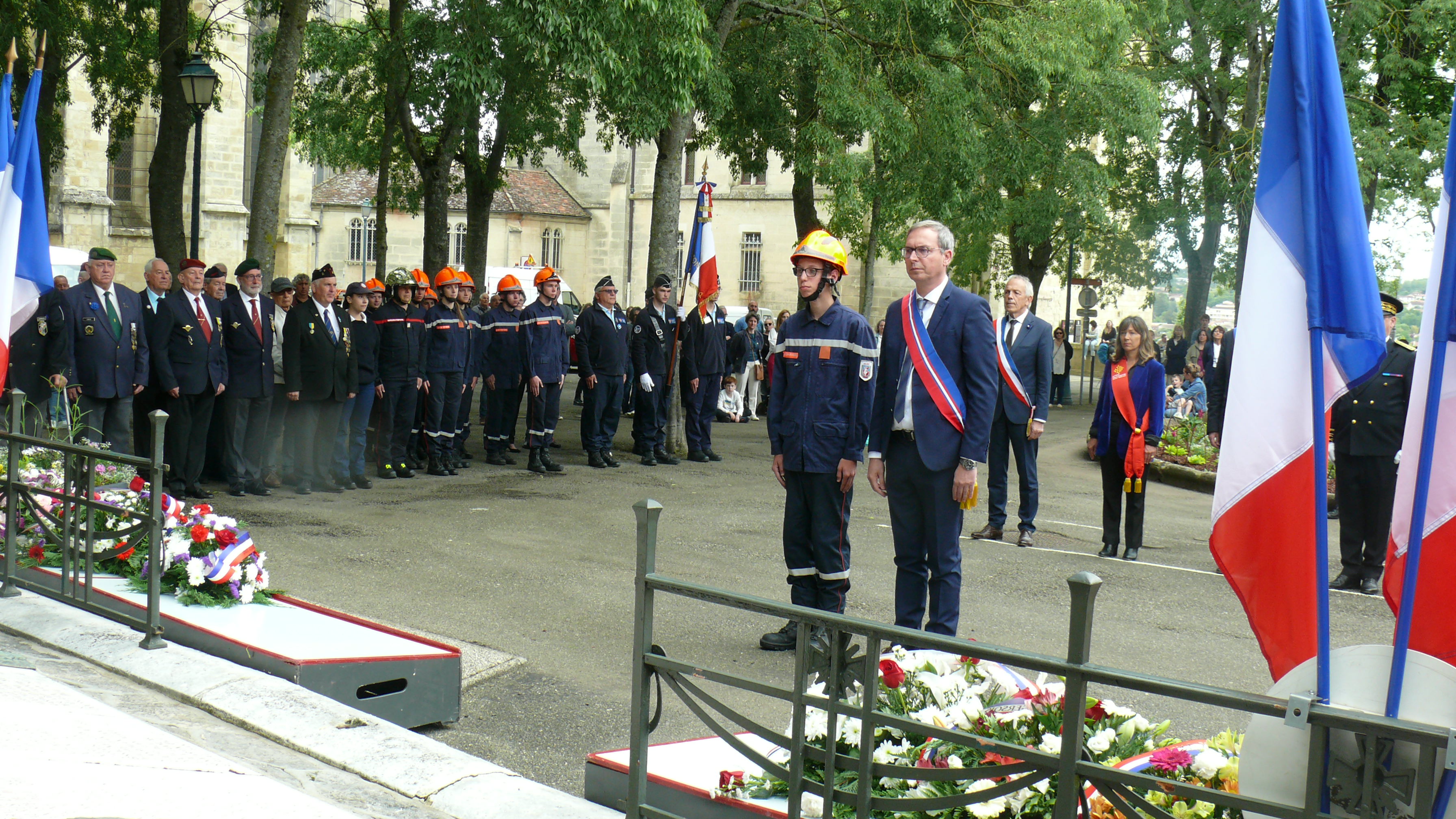 Le Conseiller Départemental, Mickaël Aurora, accompagné de Emilien Hervé, JSP..JPG