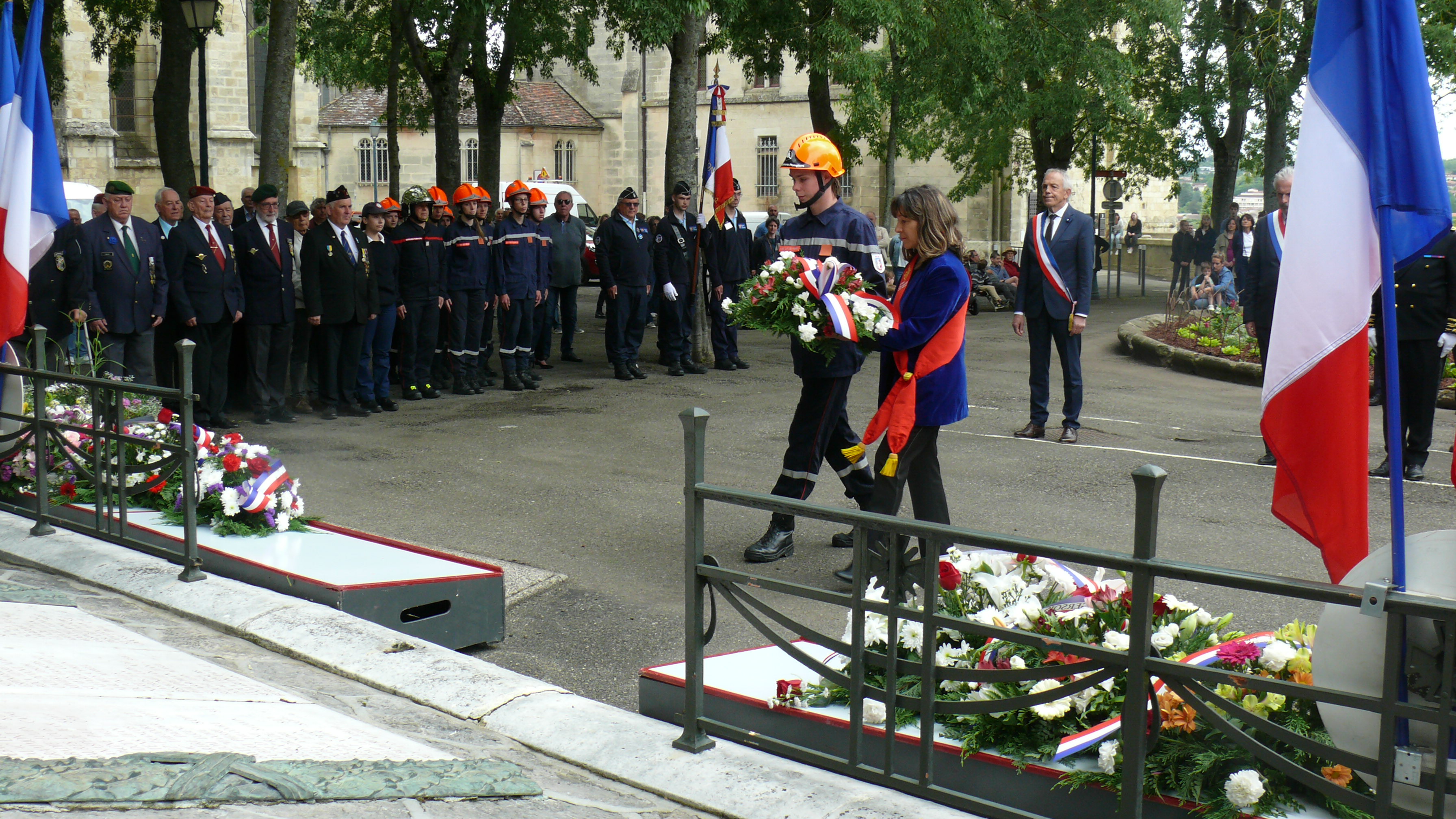 Muriel Abadie, Conseillère Régionale, accompagnée de Raphaël Lecod, JSP..JPG