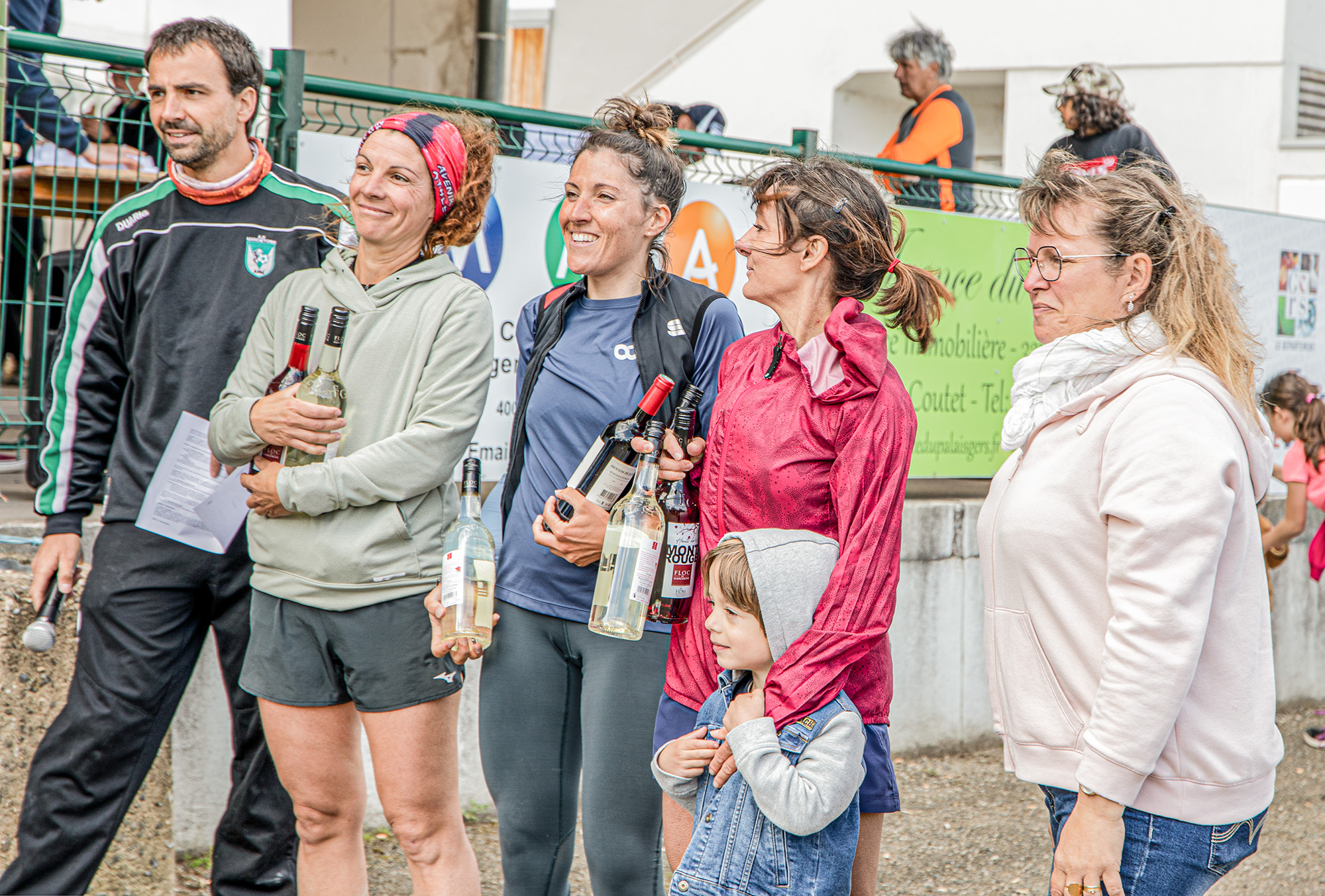 5 Thomas Escudier et les gagnantes du 21 km 1bis 180523.jpg