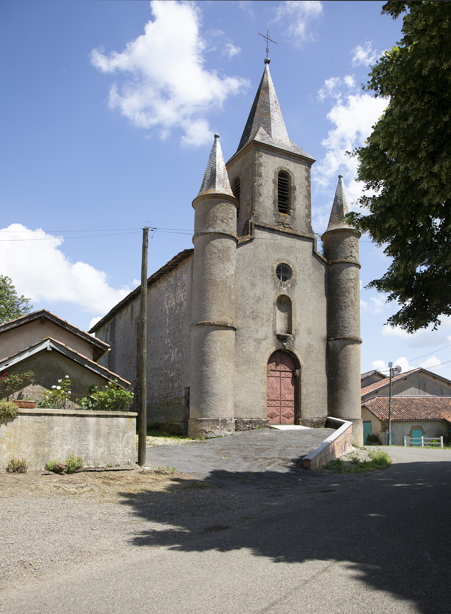 6 L'église de Mondébat 1bis 050623.jpg