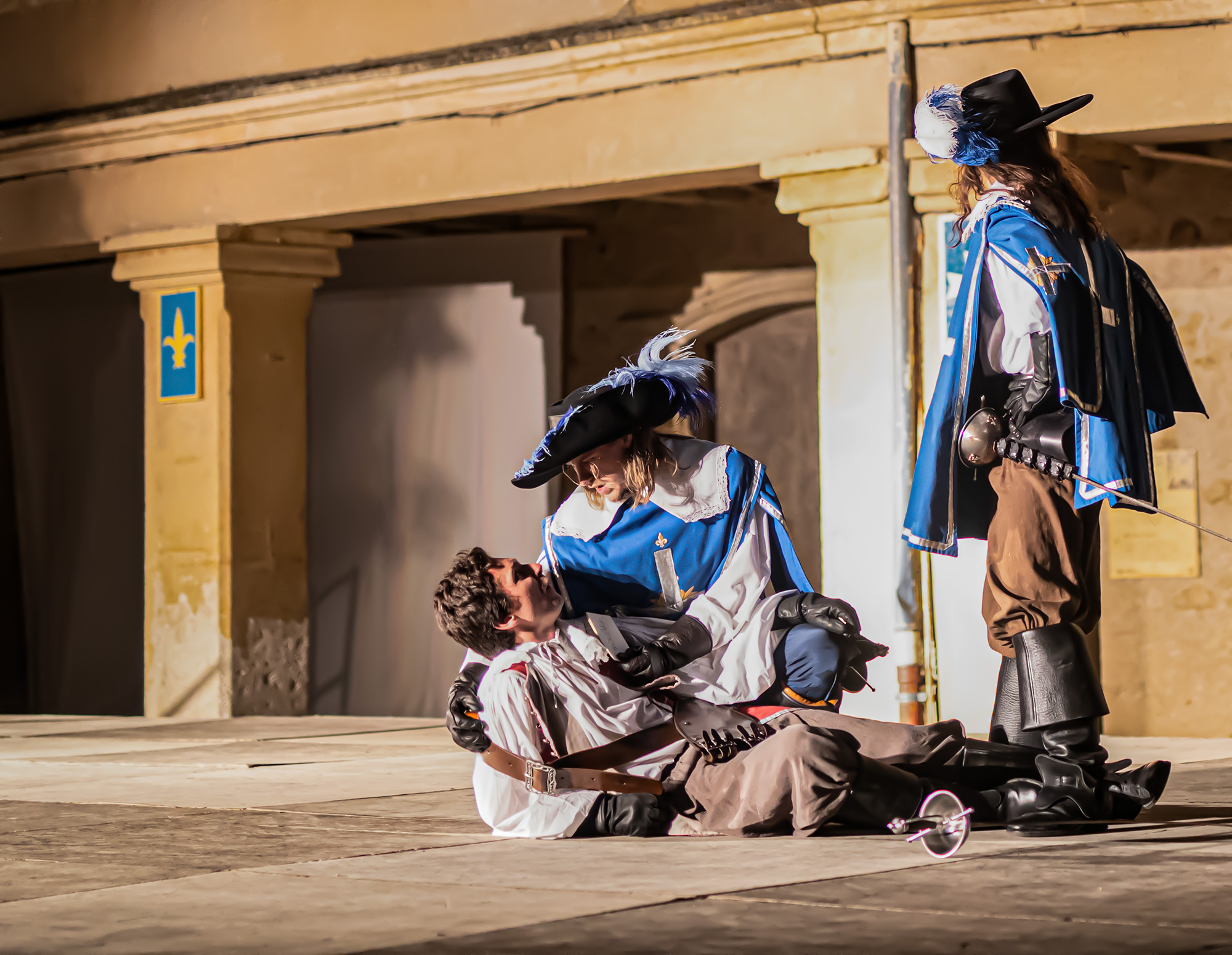 10 Les mousquetaires reprennent les ferrets à Buckingham mourant 1bis 250623.jpg