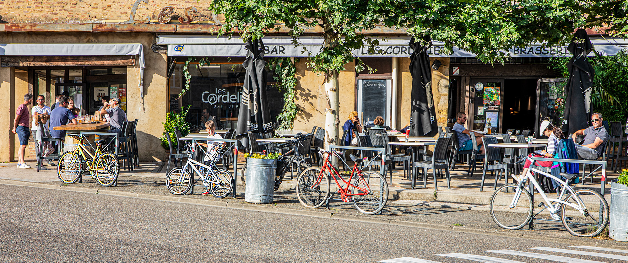 2 Vélos devant les Cordeliers  1bis 010723.jpg