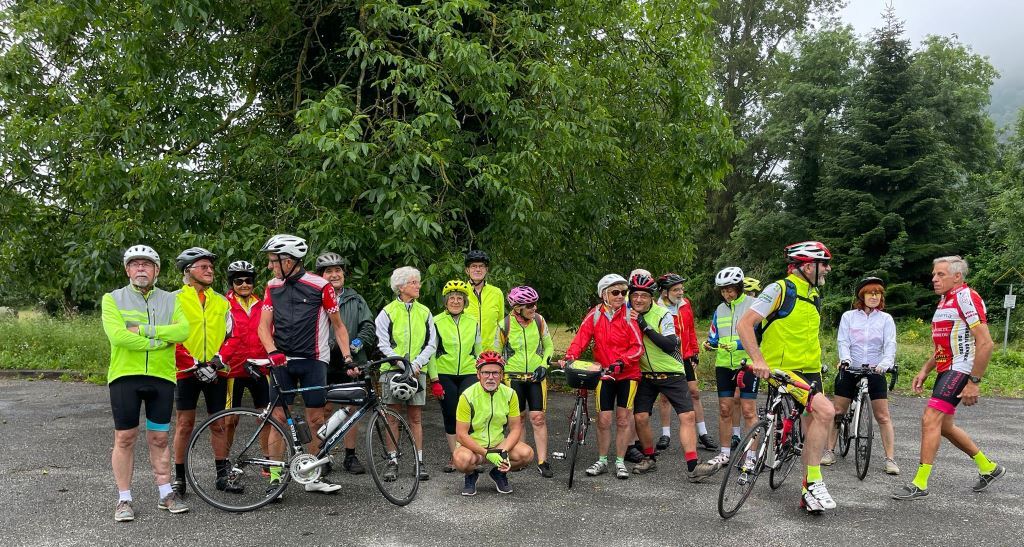 Cyclistes départ Col.jpg