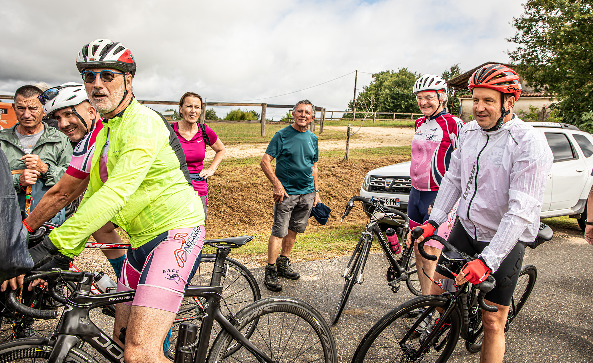 5 Arrivée des cyclos 1bis 020723.jpg