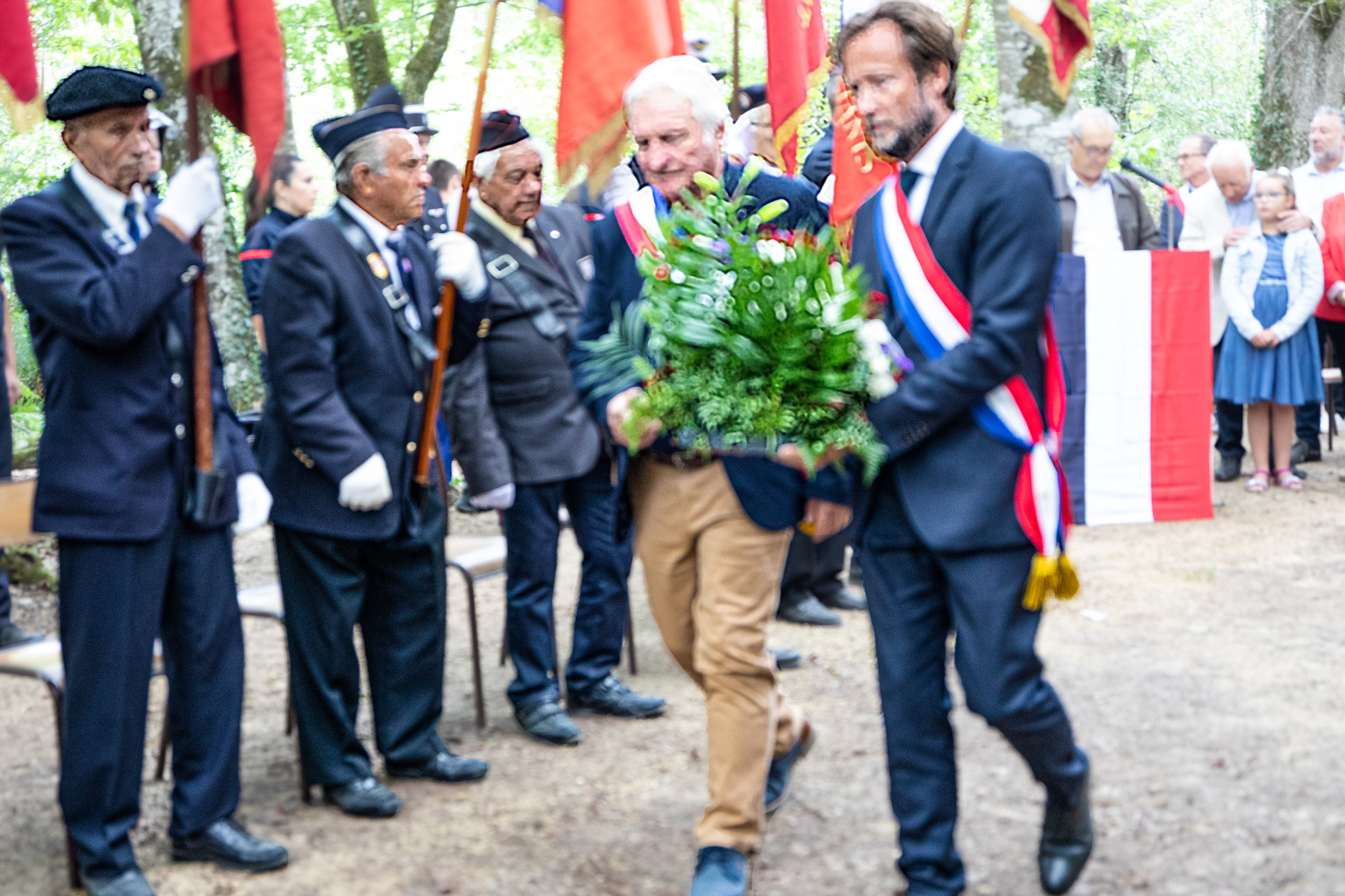 15 Boris vallaud dépôt de gerbe 1bis 060823.jpg