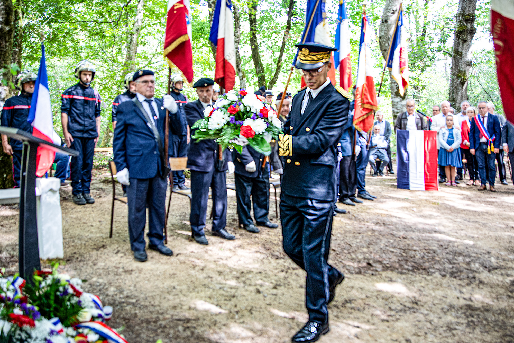 17 Gerbe sous-préfet Jean-Sébastien Boucard 1bis 060823.jpg