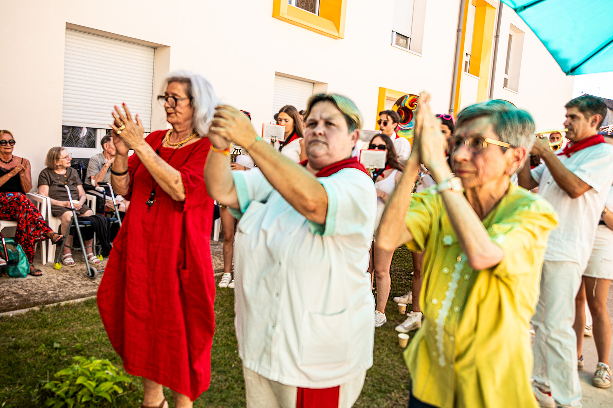 6 3 danseuses 1bis 120823.jpg