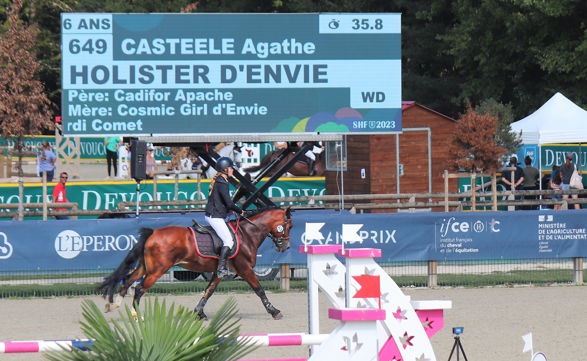 DR4 Agathe VDC en concours 1bis.JPG