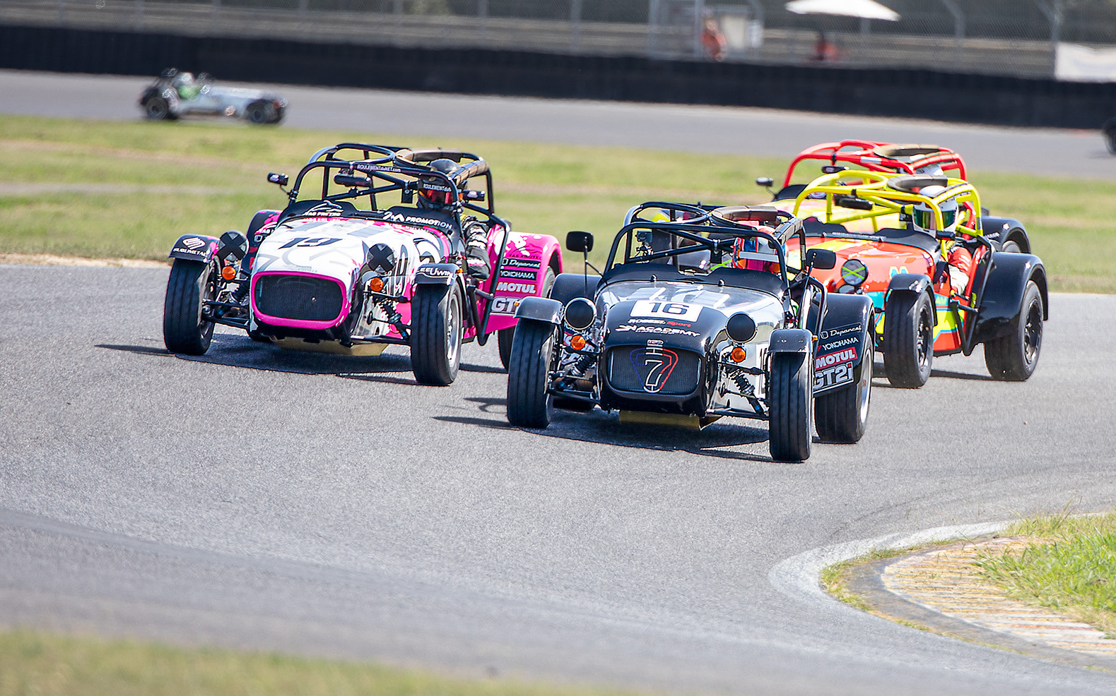3 Caterham Acad course 1 16 - 19 et 26 Artus Lacroix StEloi 4e.jpg