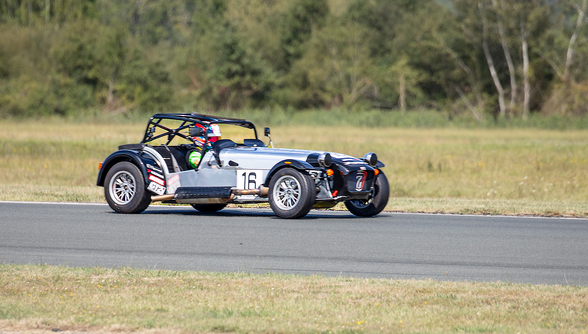23bis Caterham Academy course 2  le 16 dans la ligne droite 1bis 100923.jpg