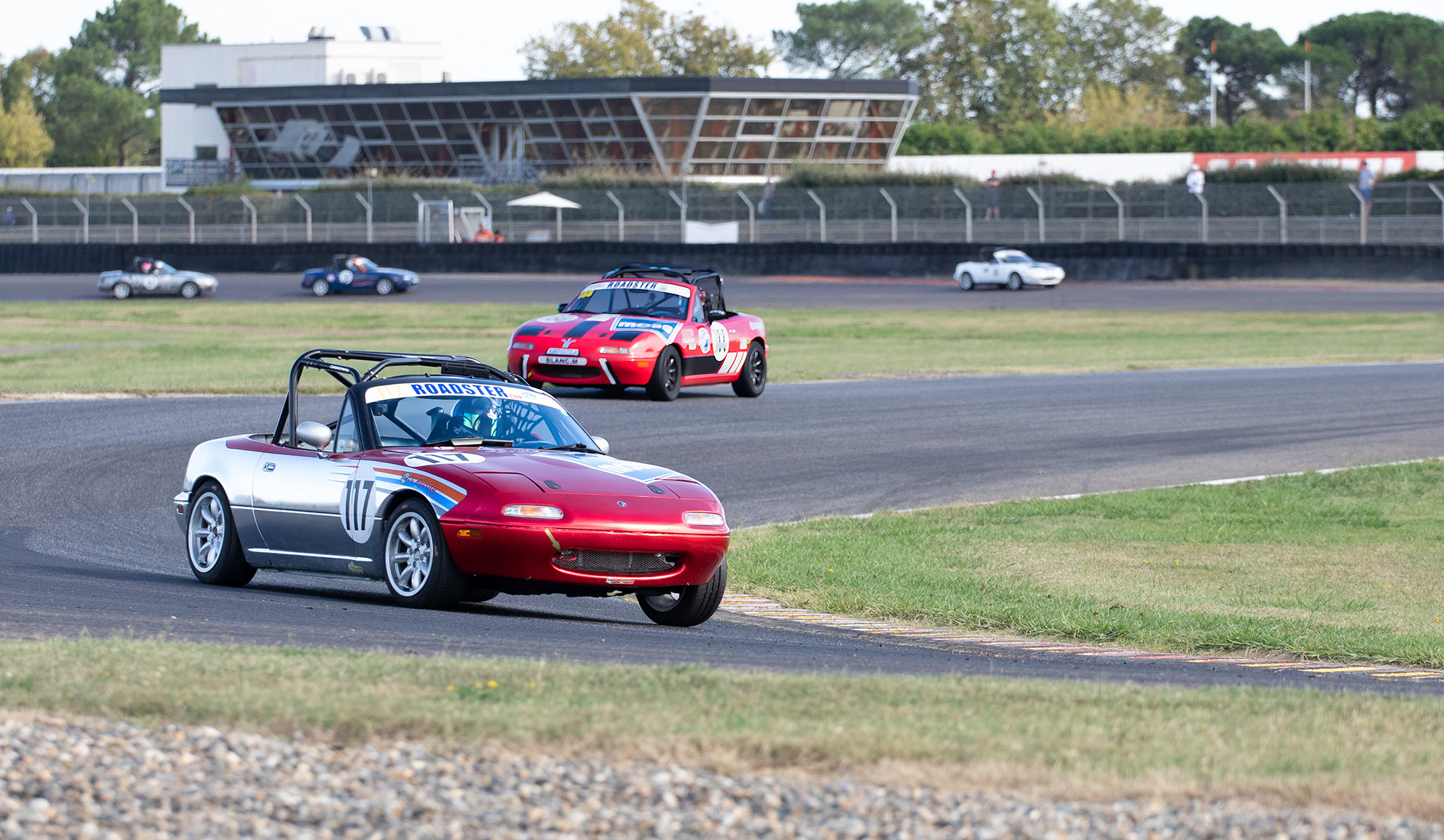 38 Roadster pro Cup course 3 le 117 et le 188 en tête 1bis 100923.jpg
