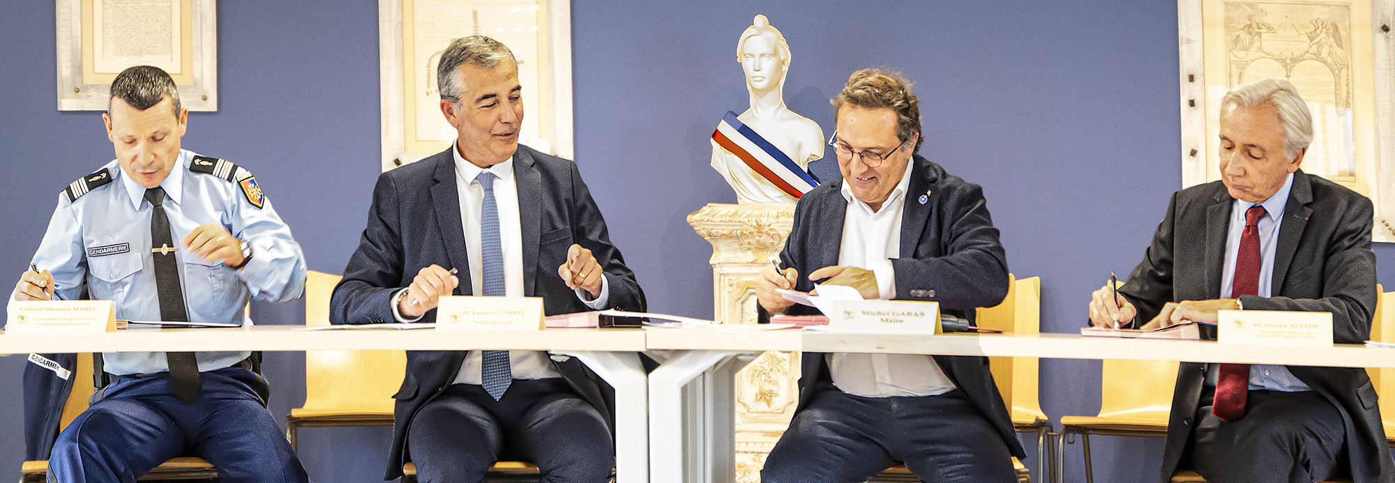 5 Signature et échange des parapheurs 1bis 061123.jpg