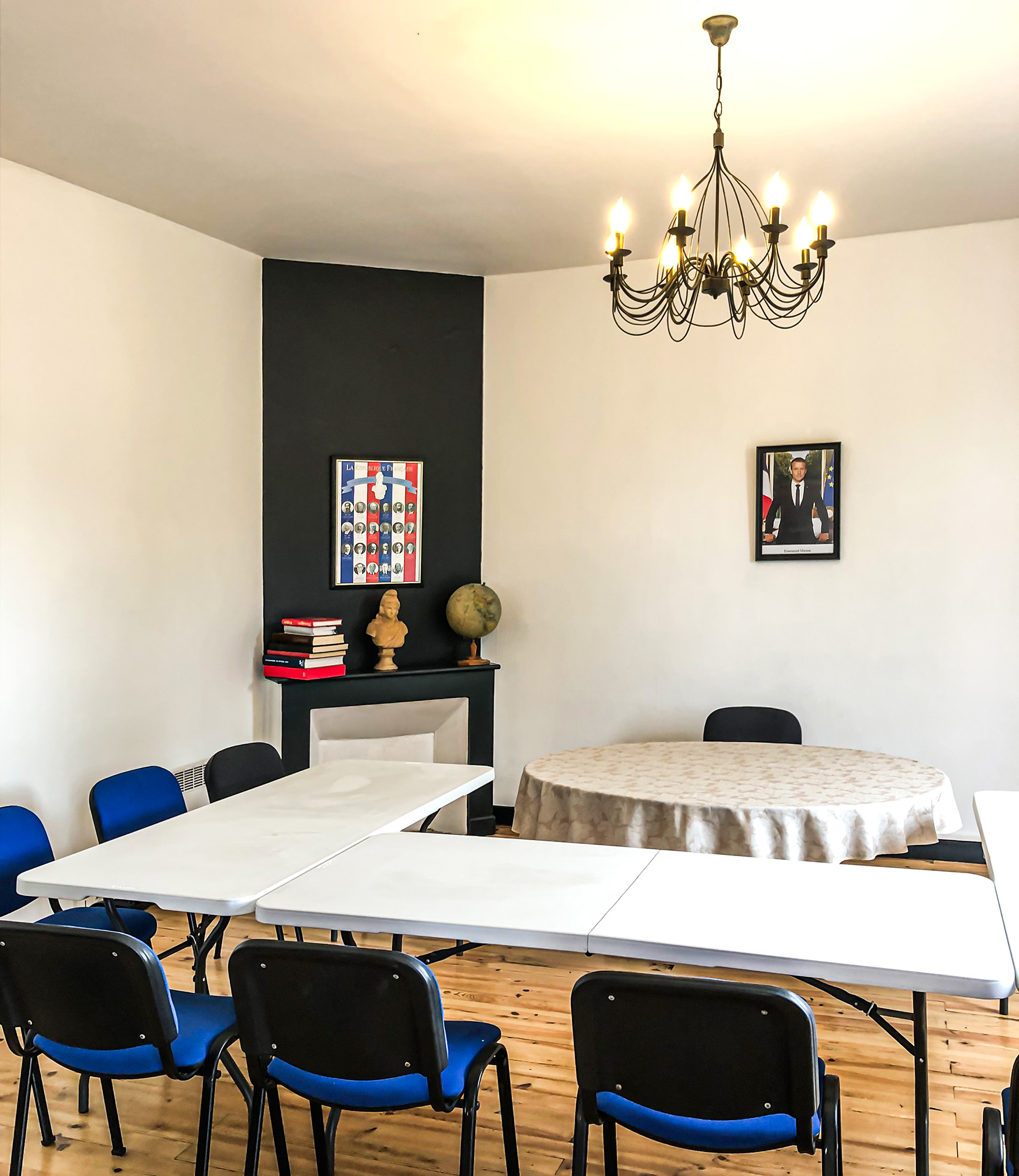 DR8 ChCuvellier mairie sall du conseil repeinte 1bis 041123.jpg