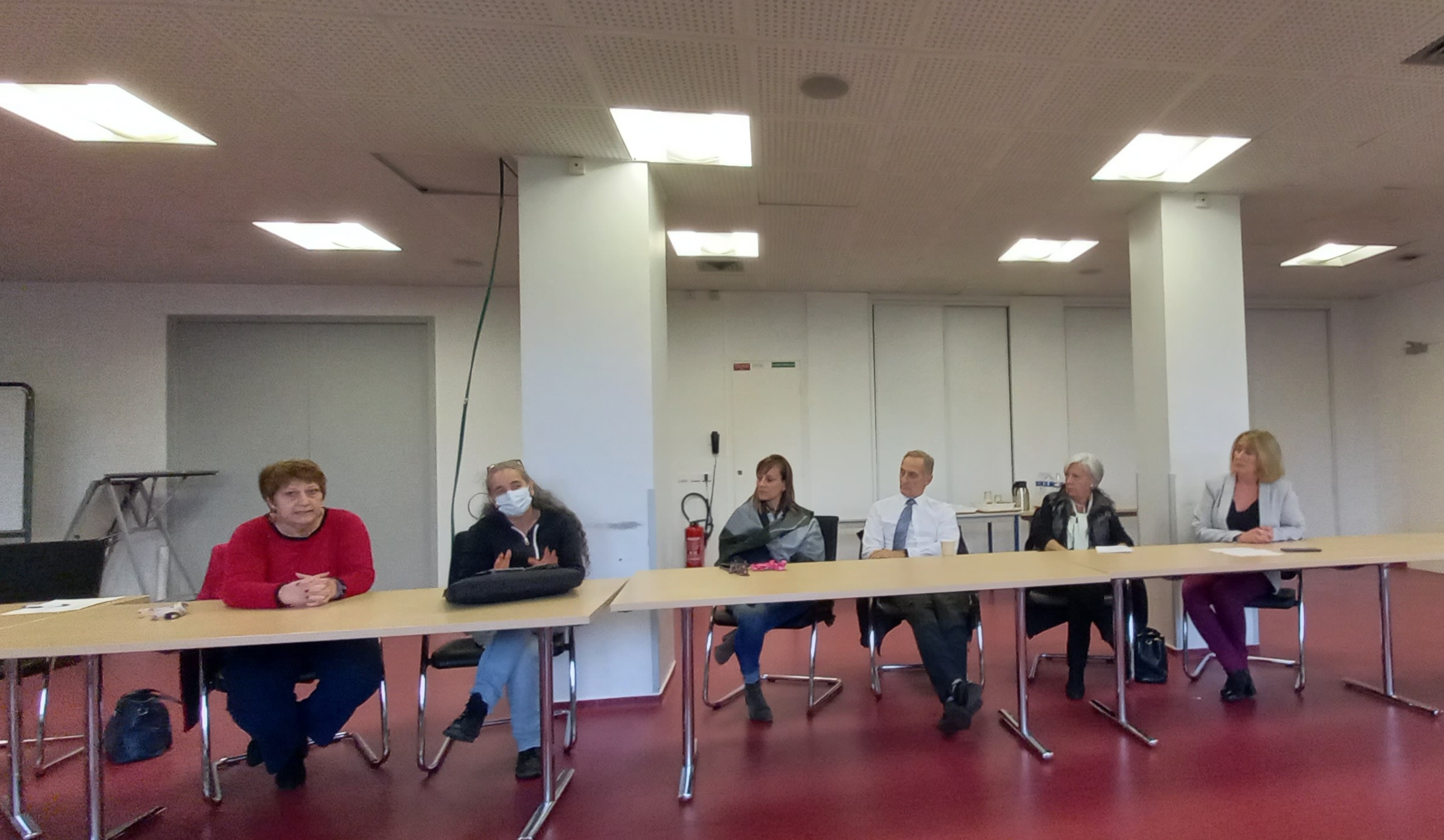 Marie-José Zago, Virginie Barbe, Venessa Bompart, Christian Laffargue, Marie-José Lier et Marie-José Zago ont participé à la conférence de presse.