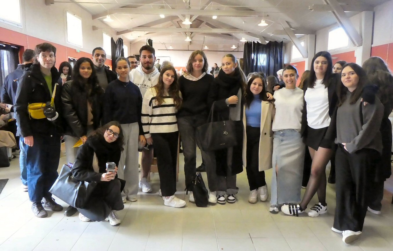 La classe de STMG  du lycée Pardailhan  d'Auch