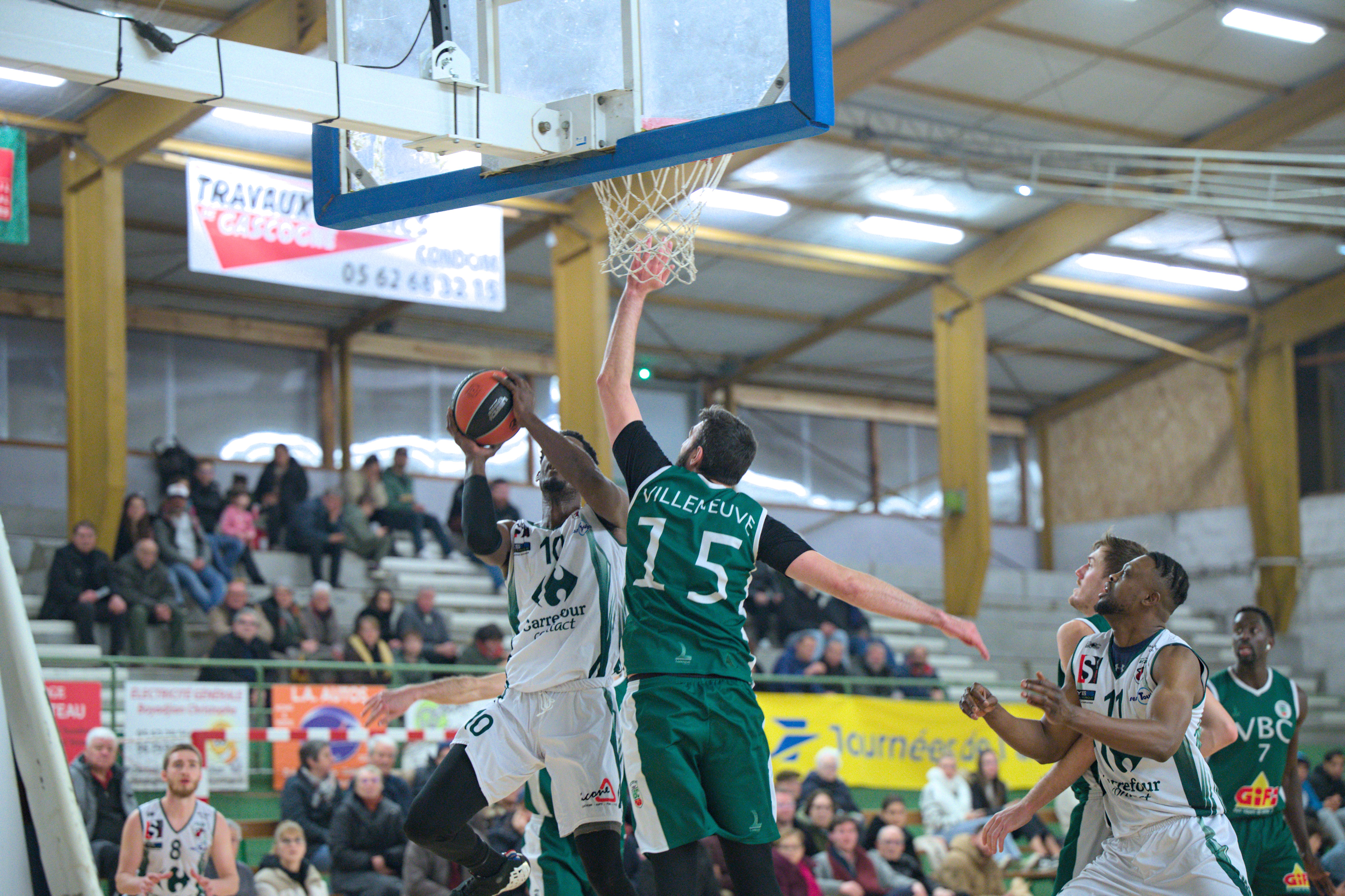 Ismaël Condé face à Jorge Rodriguez.