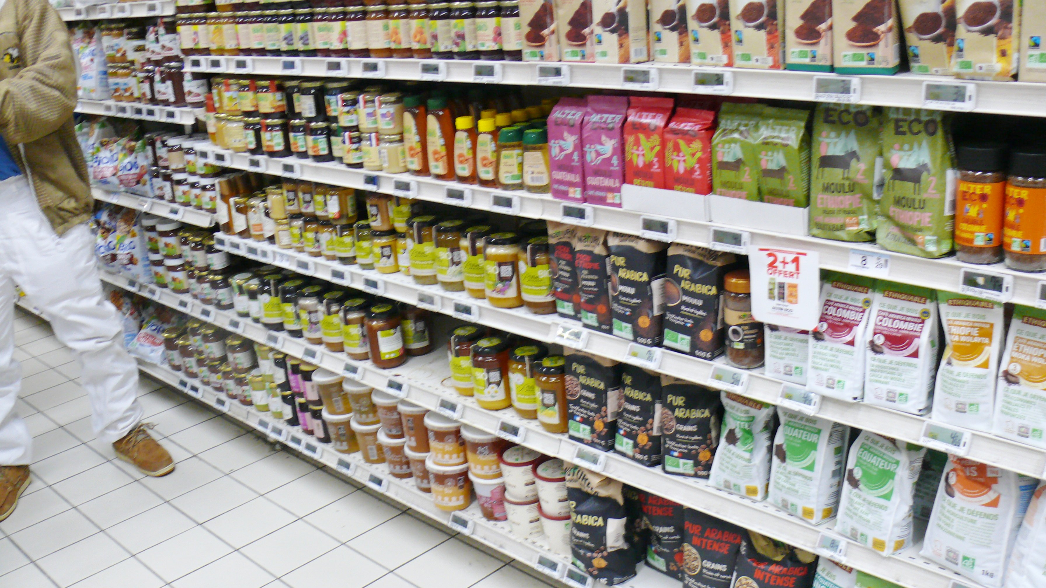Rayon de miel avant le passage des apiculteurs.