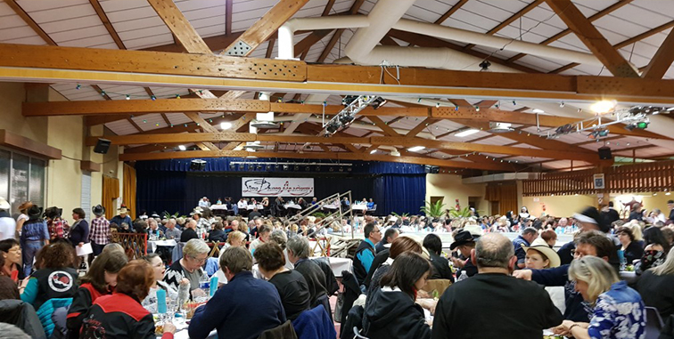 line dance repas.jpg