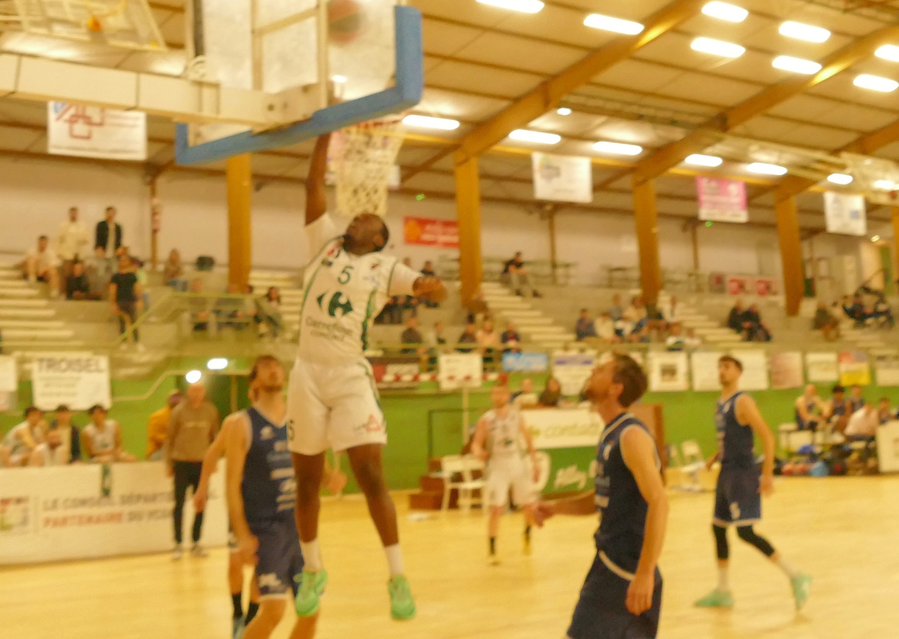 Samuel Otoo a inscrit 25 points.