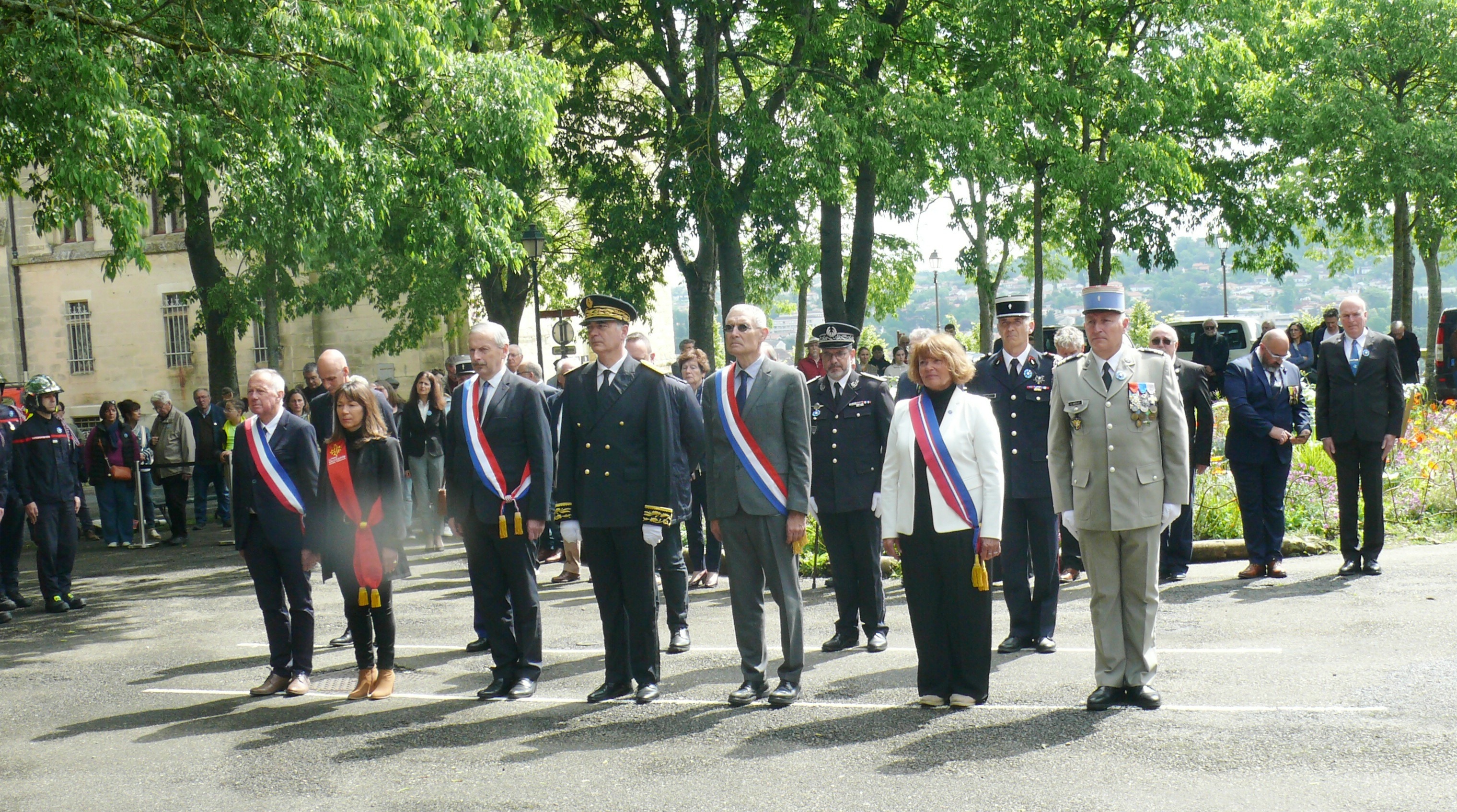 Les officiels : Jean-Claude Pasqualini, Muriel Abadie, Jean-René Cazeneuve, Laurent Carrié, Franck Montaugé, Chantal Dejean Dupebe, Bruno Ancelot.