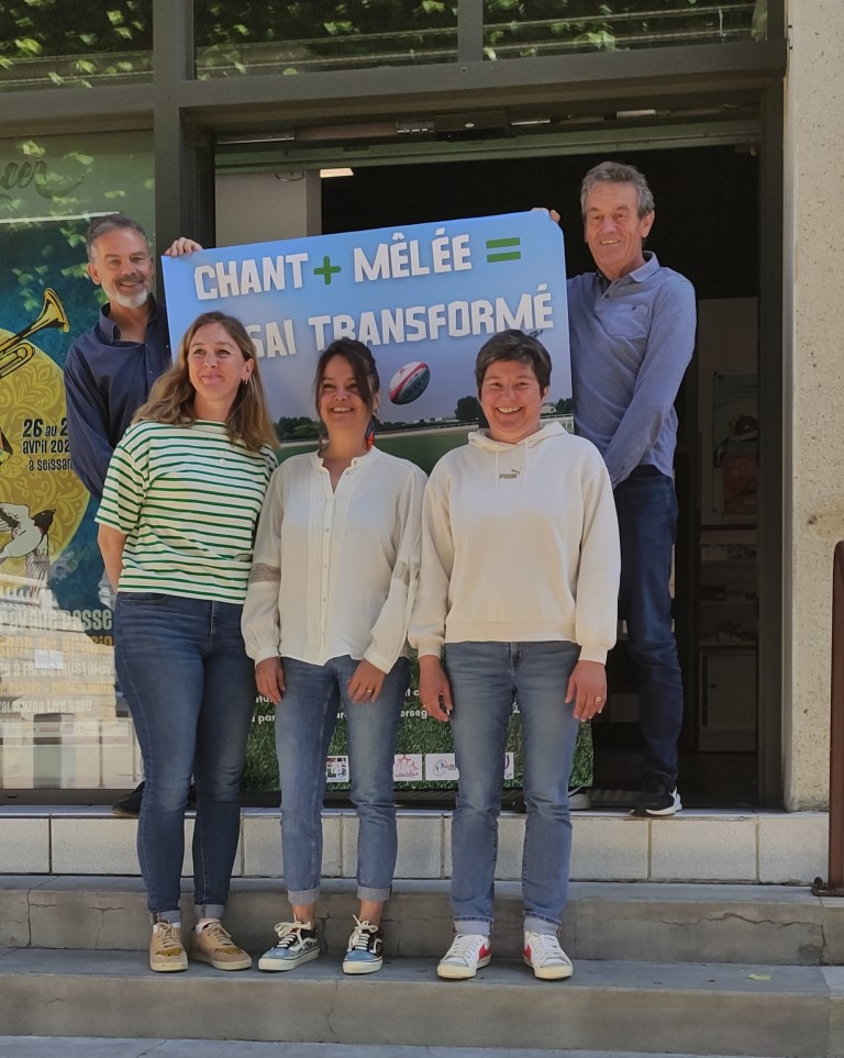 Les différents partenaires  de Chant+Melée= essai réussi, affichant à juste, titre un sourire confiant
