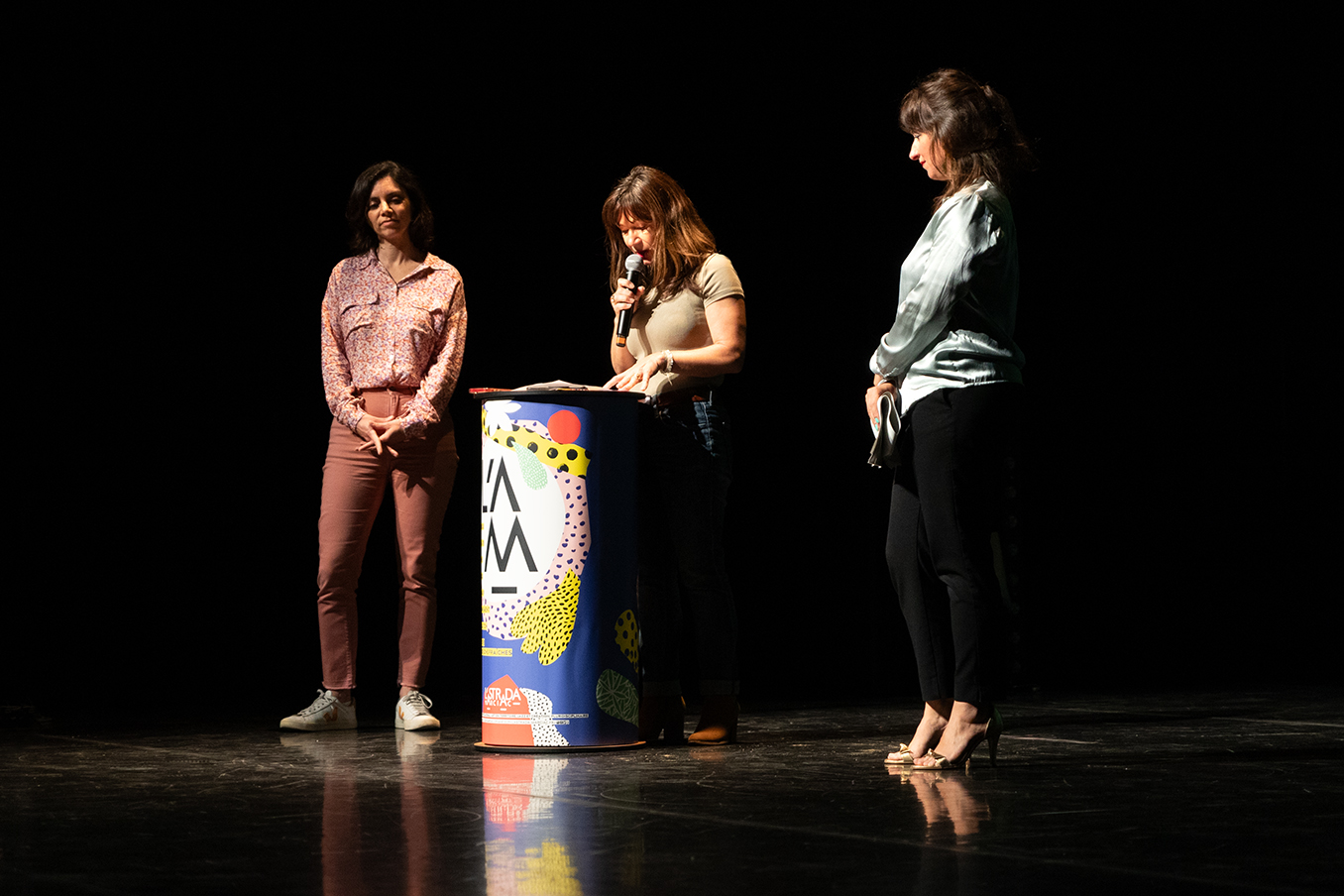 Victoria Larrain, Muriel Abadie au micro et Fanny Pagès