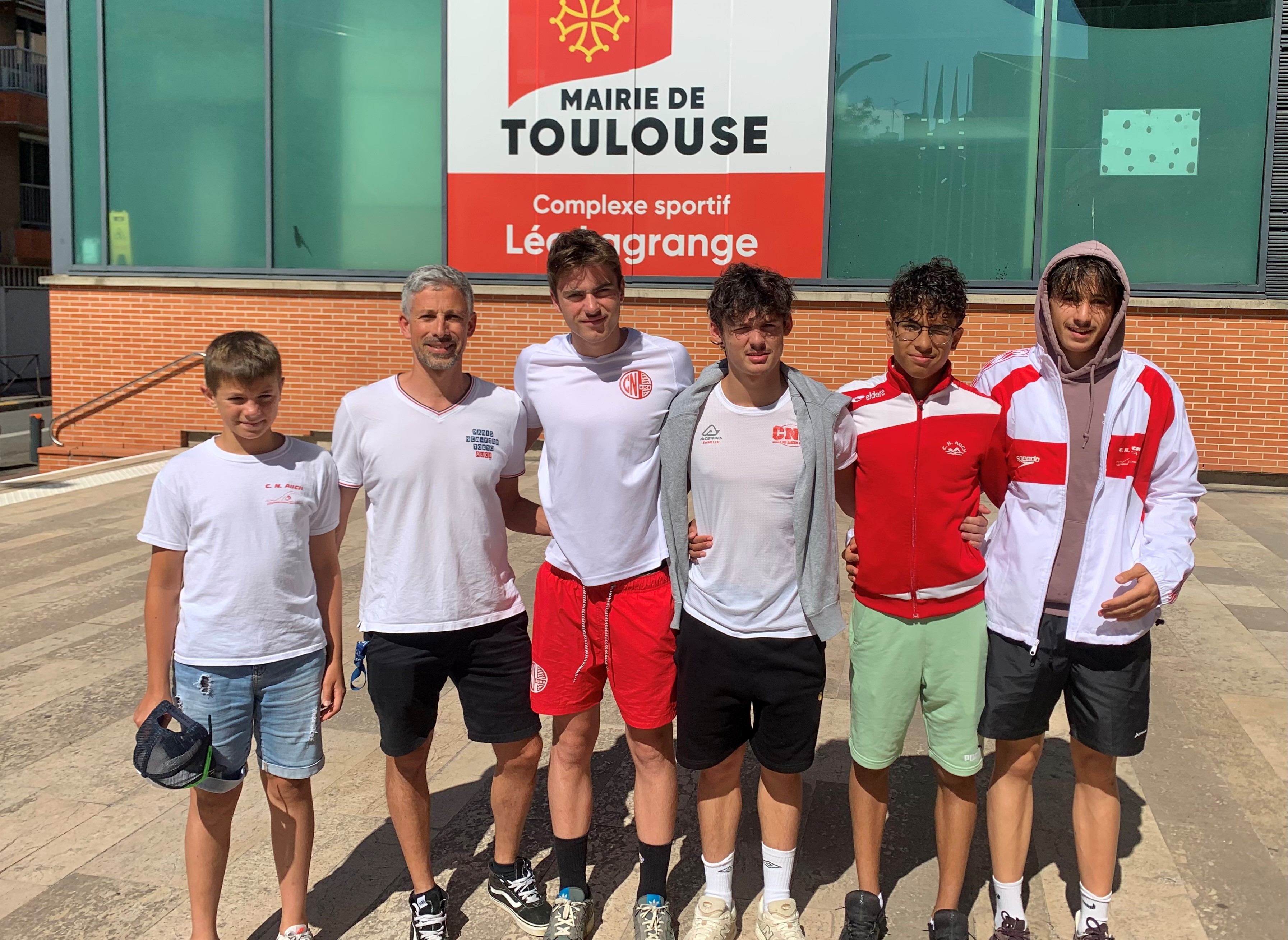 Les juniors (Jules Couderc, Arthur Guillemot, Jules Boellmann, Antonin Boyer Noé Vigne et Dylan Beaunez accompagné de leur entraîneur) aux championnats de ligue Occitanie