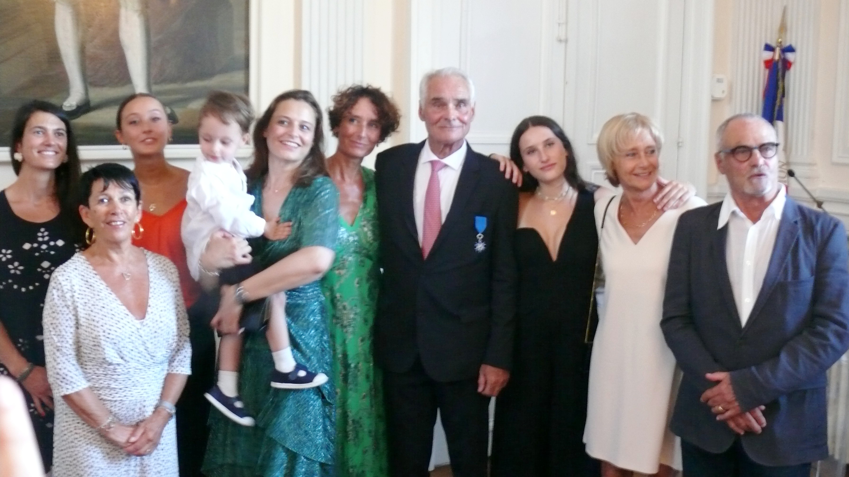 François entouré de sa famille et de ses amis