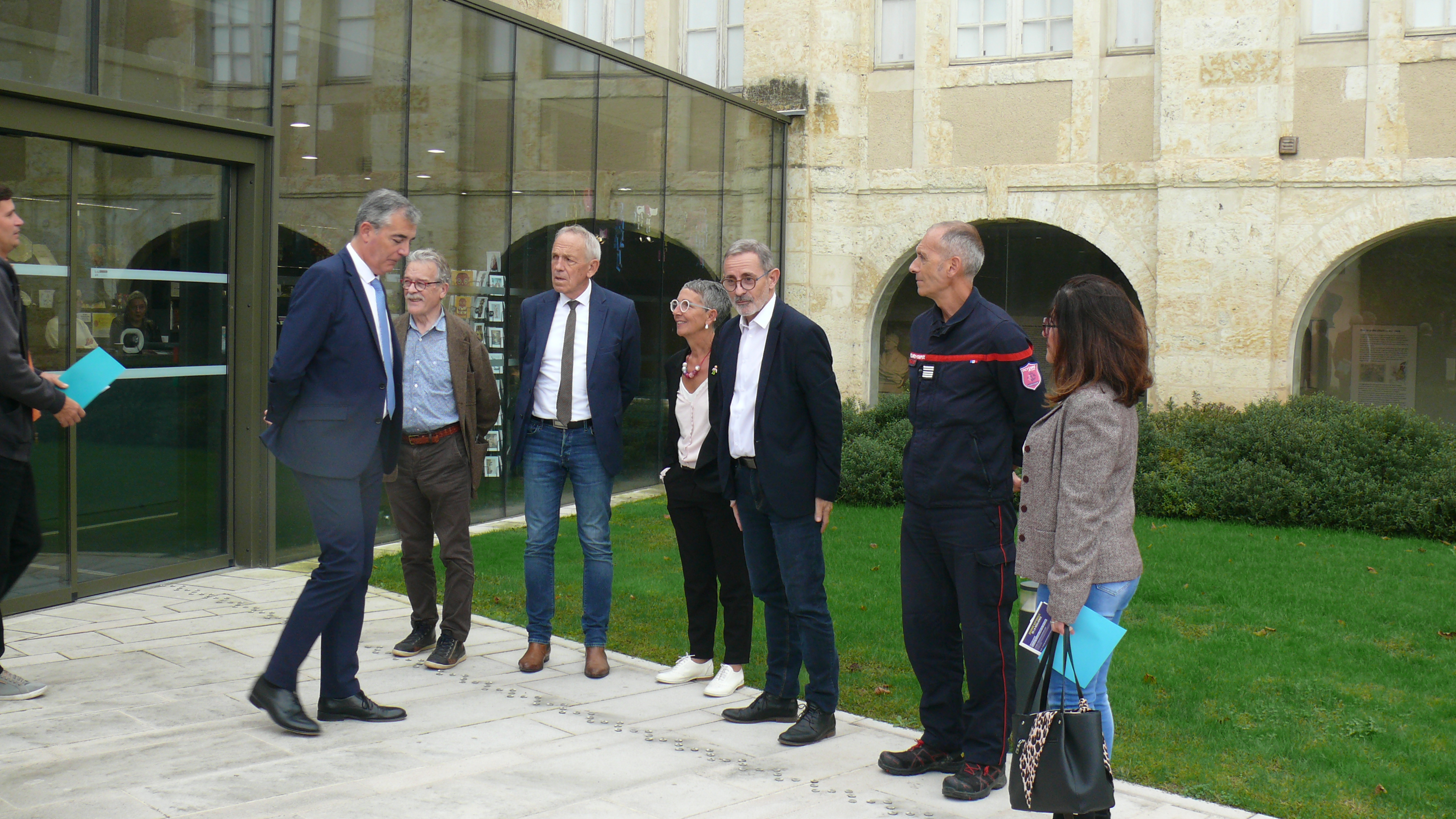 A 14 heures étaient présents sur le lieu, Laurent Carrié, Bernard Pensivy, Christian Laprébende, Florence Filhol, Fabien Ferrer-Joly, colonel Gilles Veriglio, Julie David..JPG