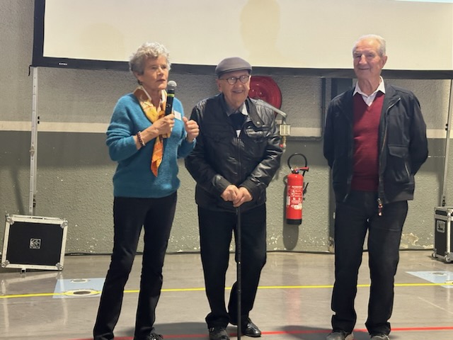 ...et les anciens chaleureusement accueillis