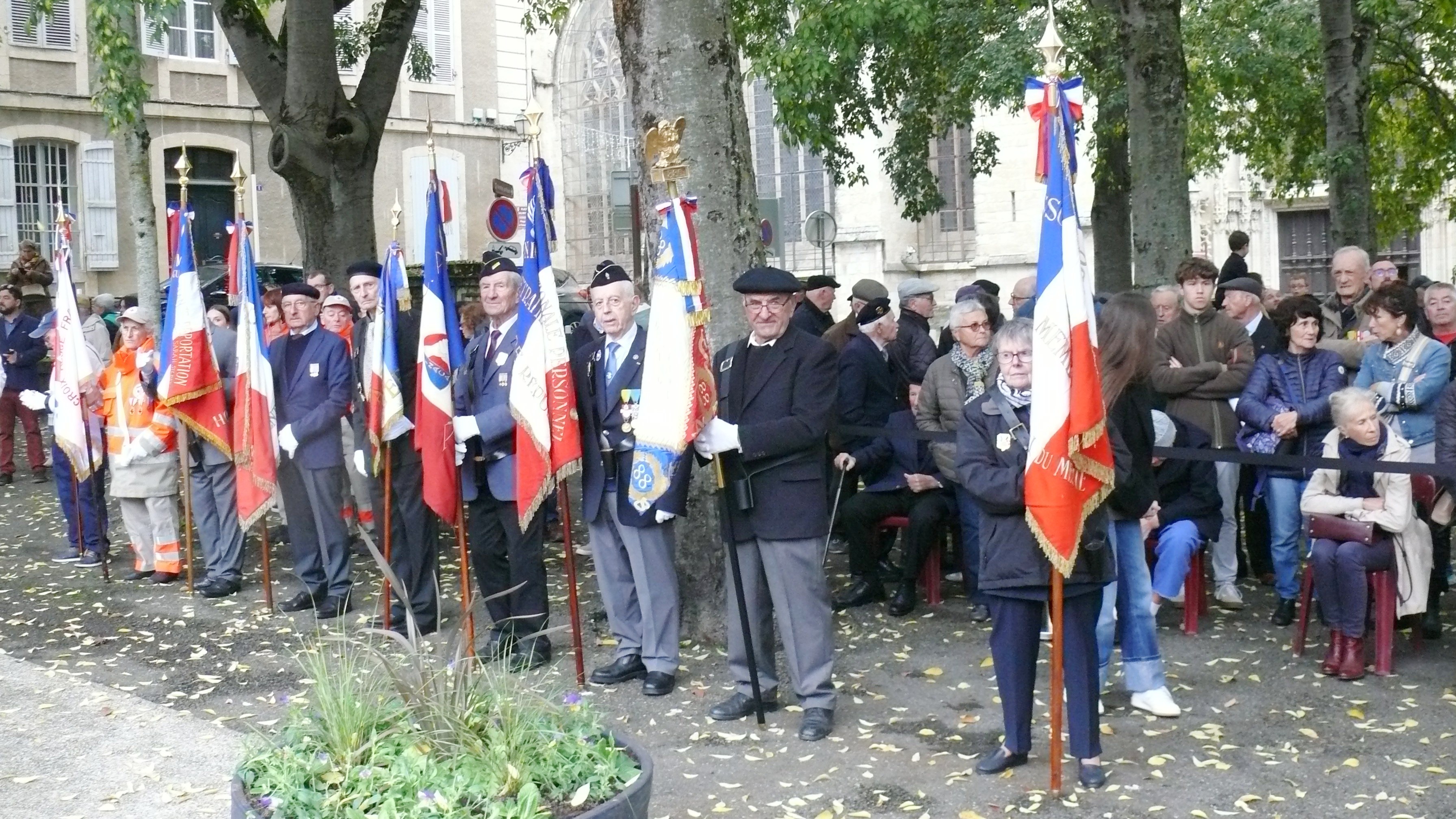 Porte-drapeaux.