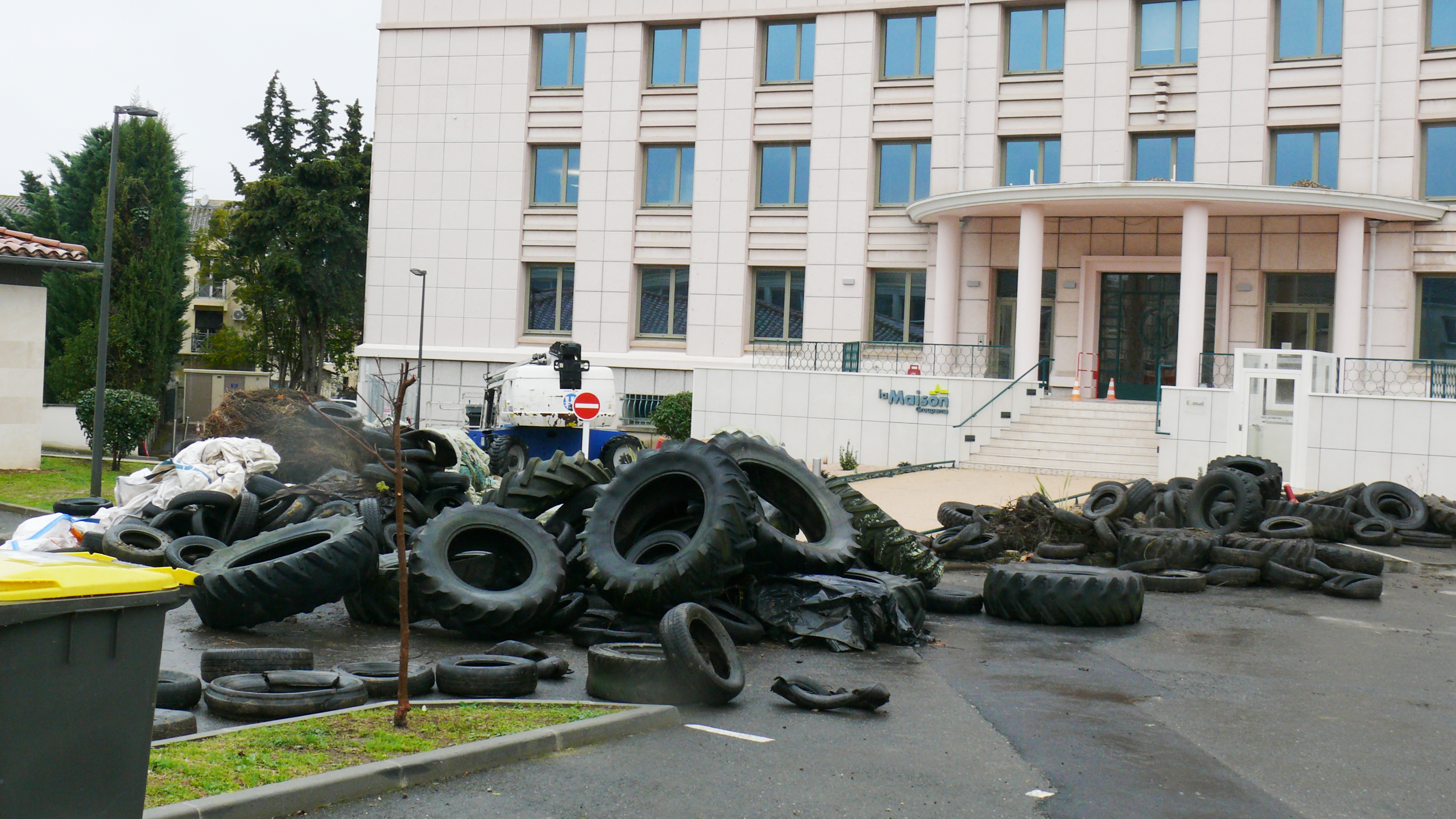 Détritus à Groupama.