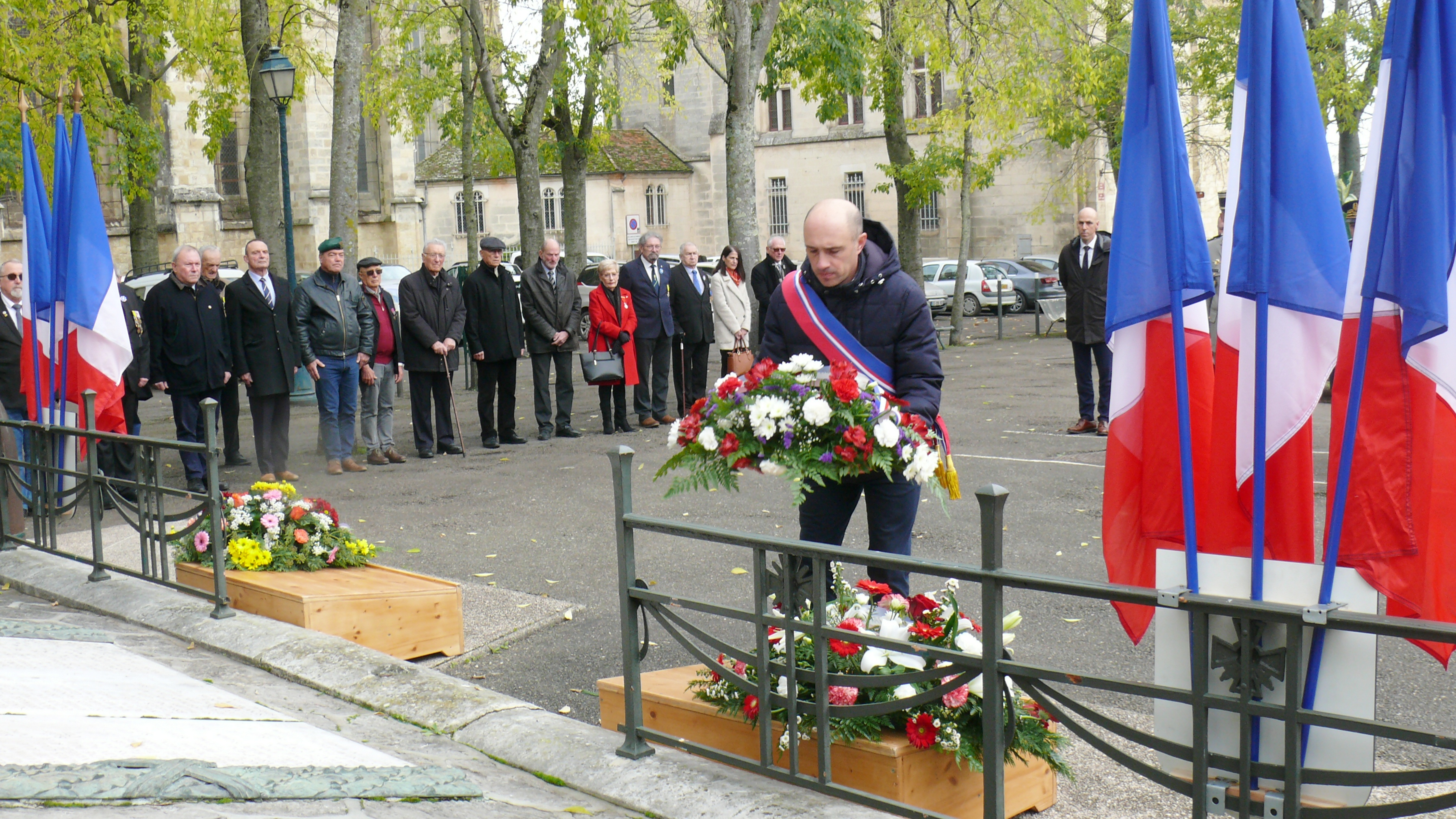 Dépôt de gerbe par Jérôme Samalens.