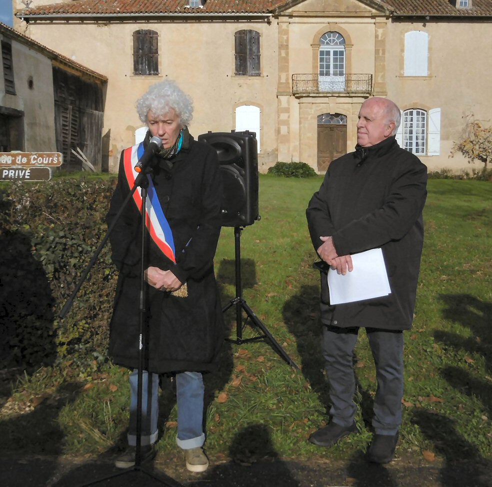 Discours d'accueil de Mme le maire de Ponsampère en présence de Jean Moncassin