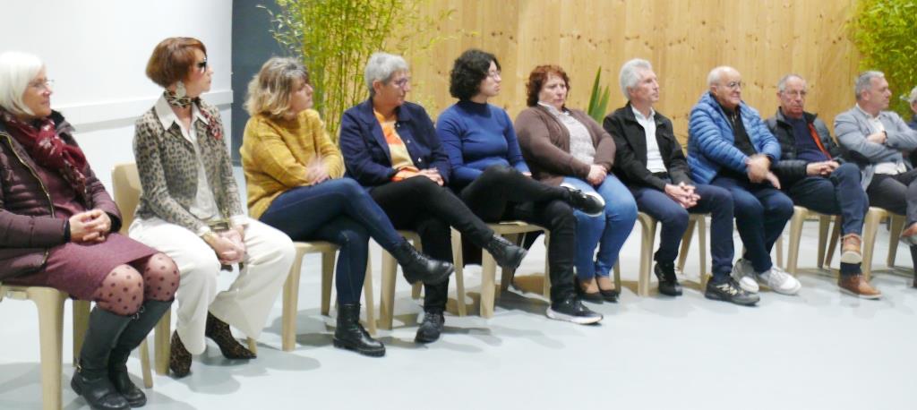 Le conseil municipal , les employés de la mairie