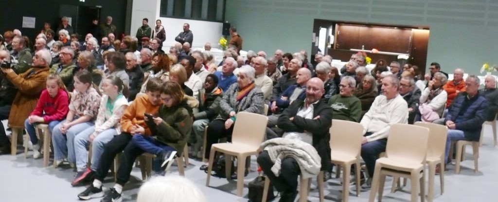 Les Durannais pendant les discours