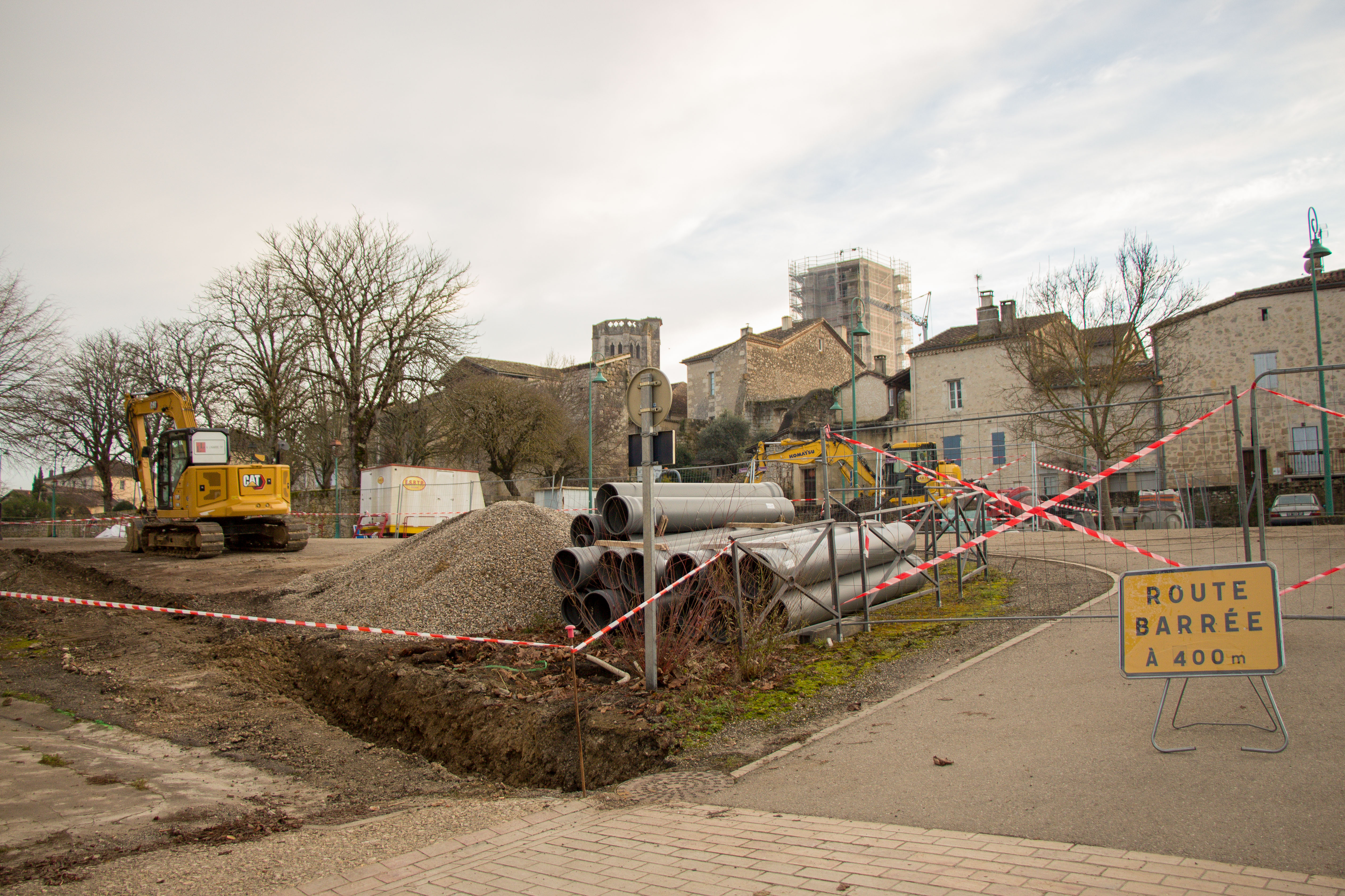 Un village en chantier.