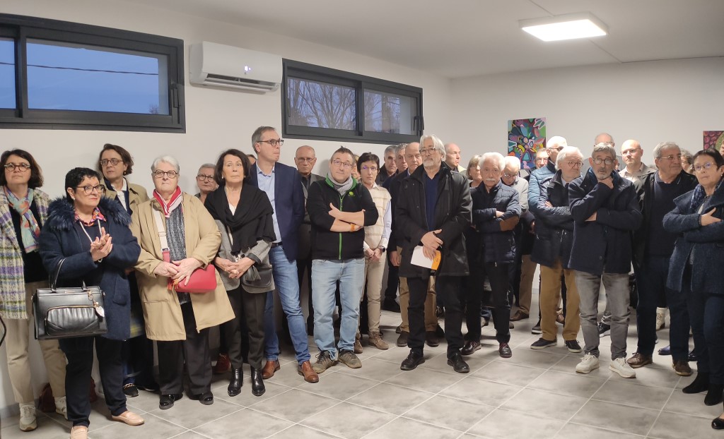et  une partie de l'assistance nombreuse
