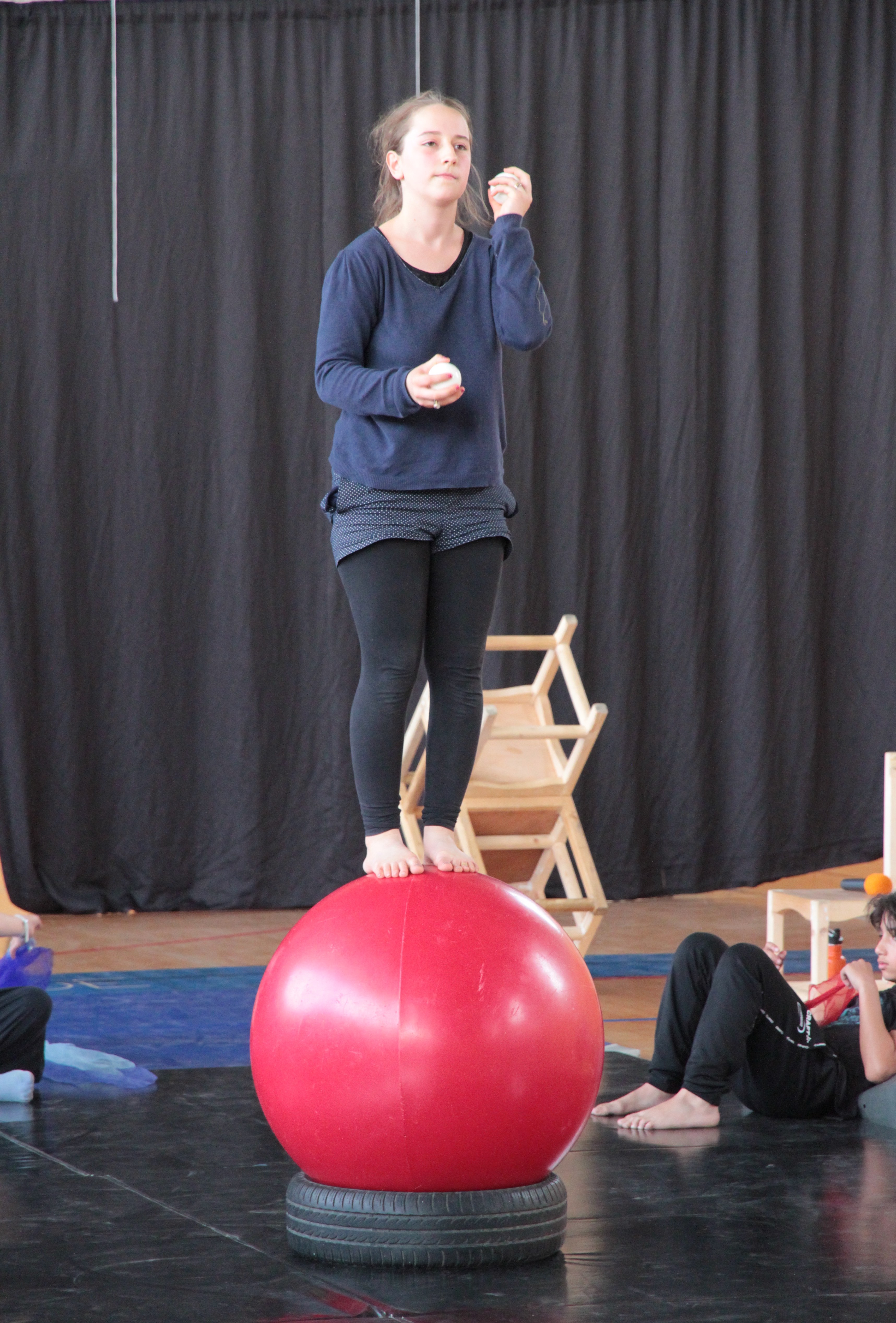 Stage cirque et théâtre : une activité originale à faire pour les vacances