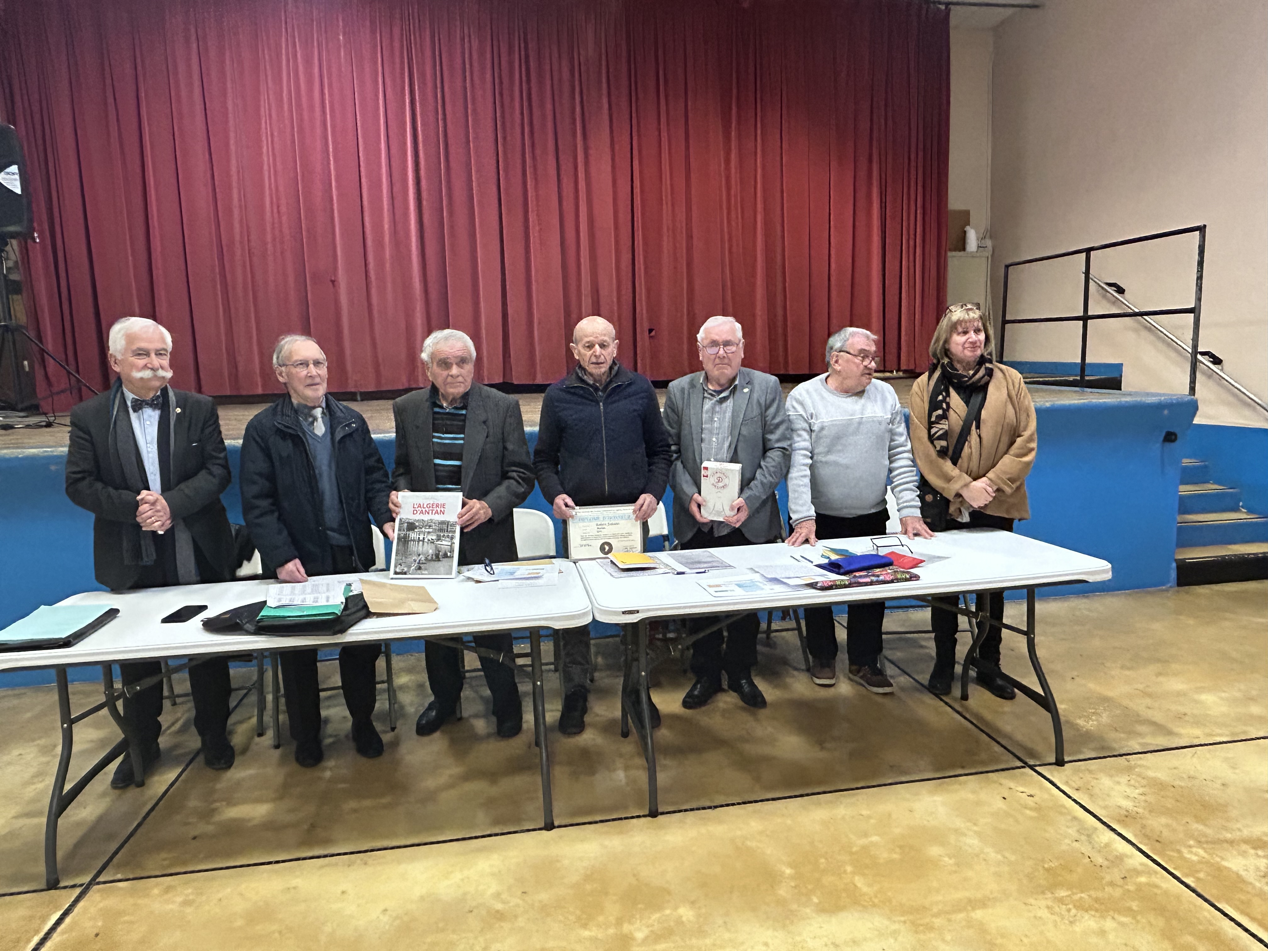 De gauche à droite : Jean Loup Arenou, André Cazabonne, Georges Junca, Robert Faisan, Jean Barachet, André Durrieux, Céline Salles.