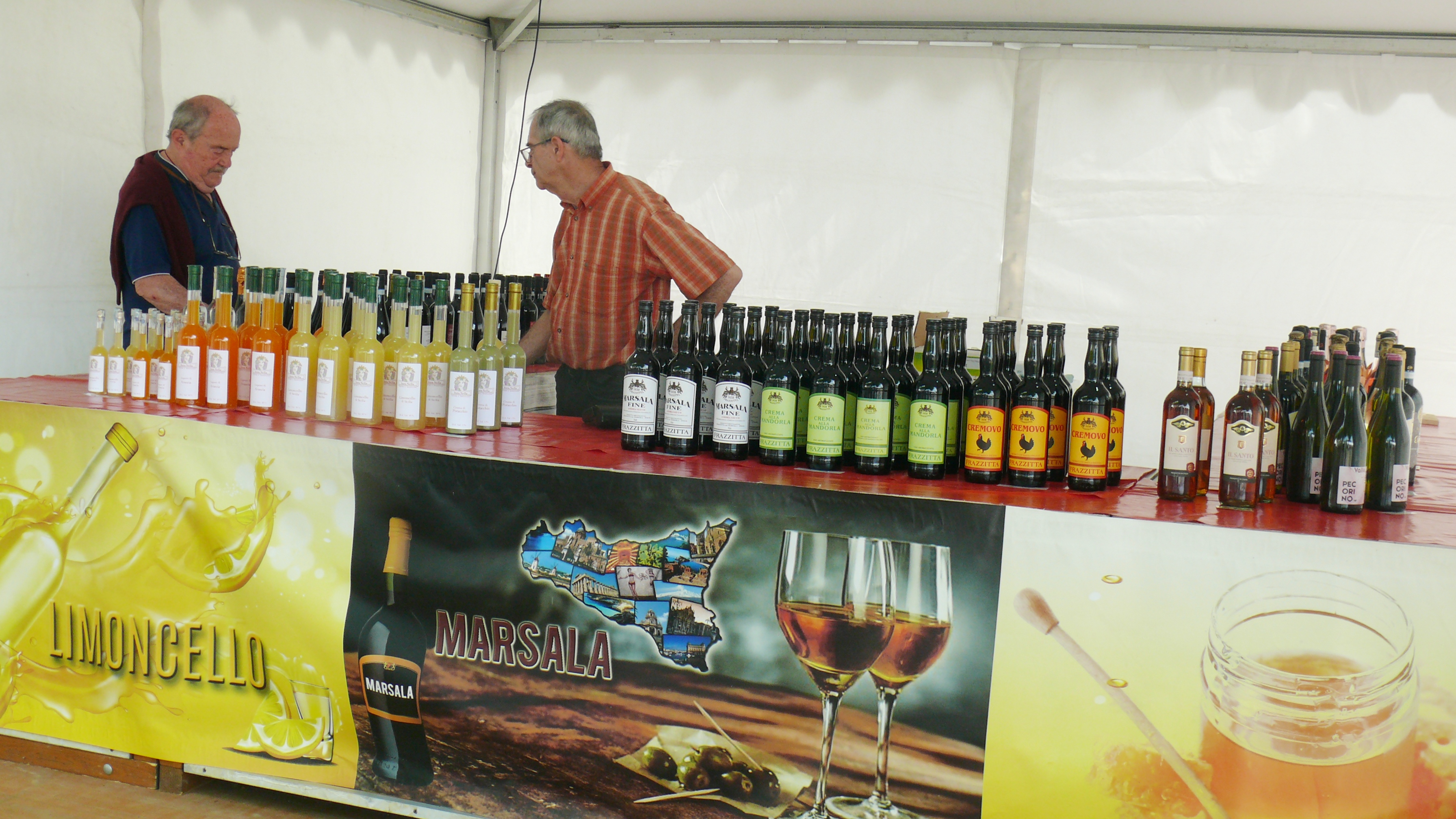 Stand des vins et apéritifs.
