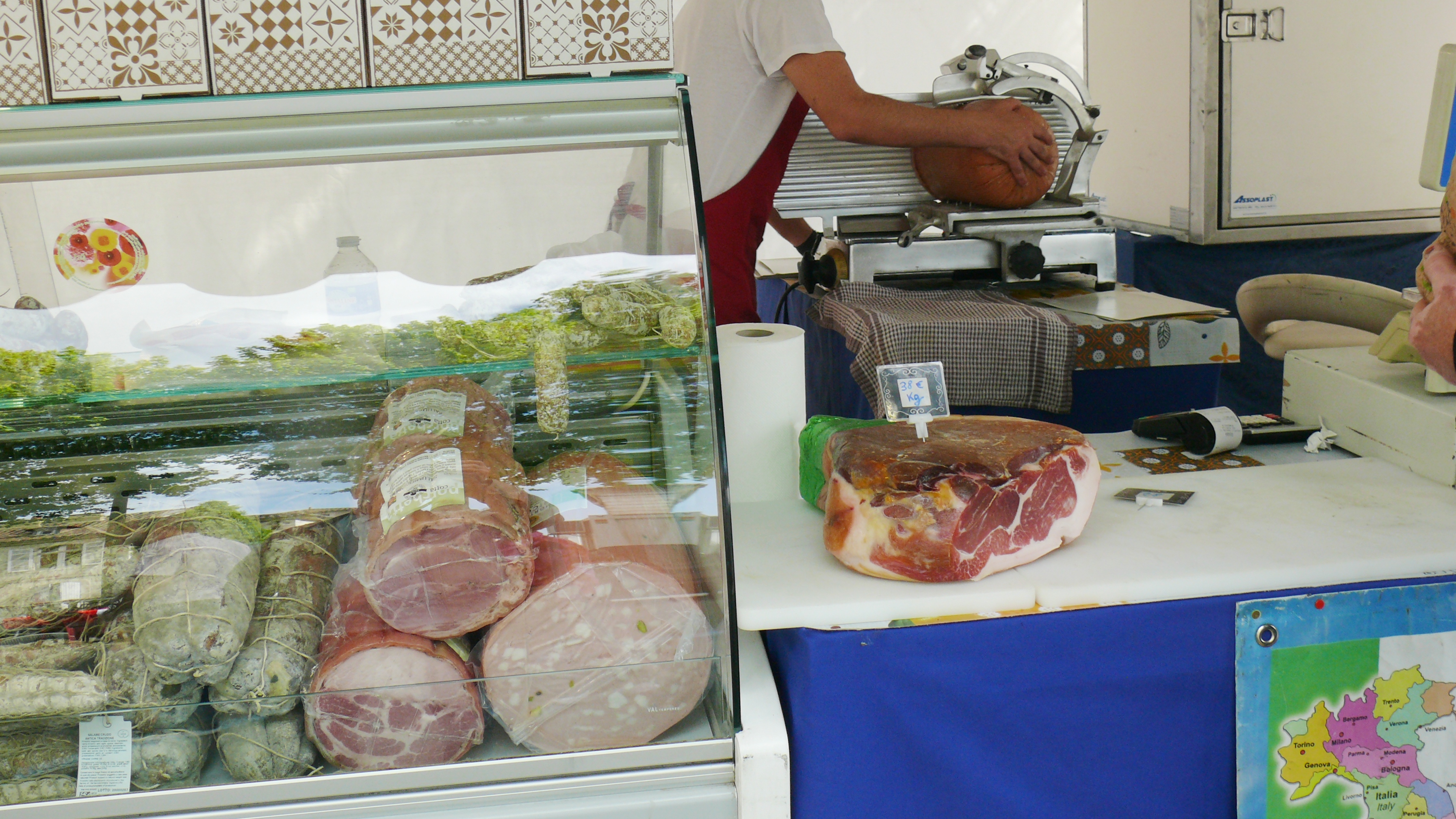 Stand de charcuterie.