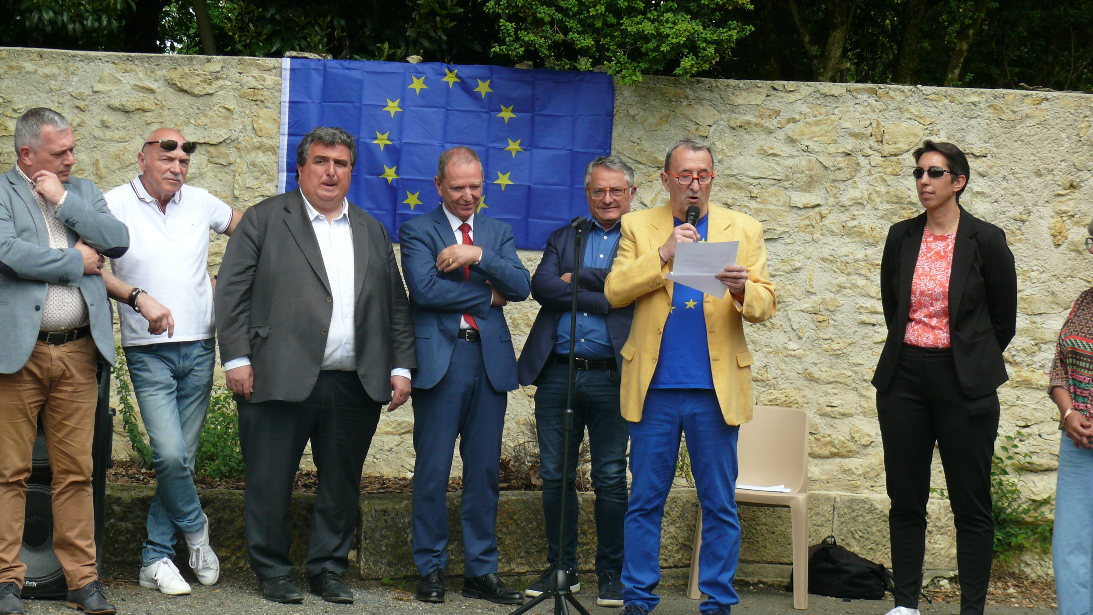 Jean-Pierre Espiau entouré du préfet du Gers, du député David Taupiac, du maire de Duran,  Jean-Marc Dupuy,  son adjoint, Ludovic Le Boulch, du vice-président du Grand Auch, Michel Baylac, la Conseillère Départementale, Lydie Toison.Lydie .