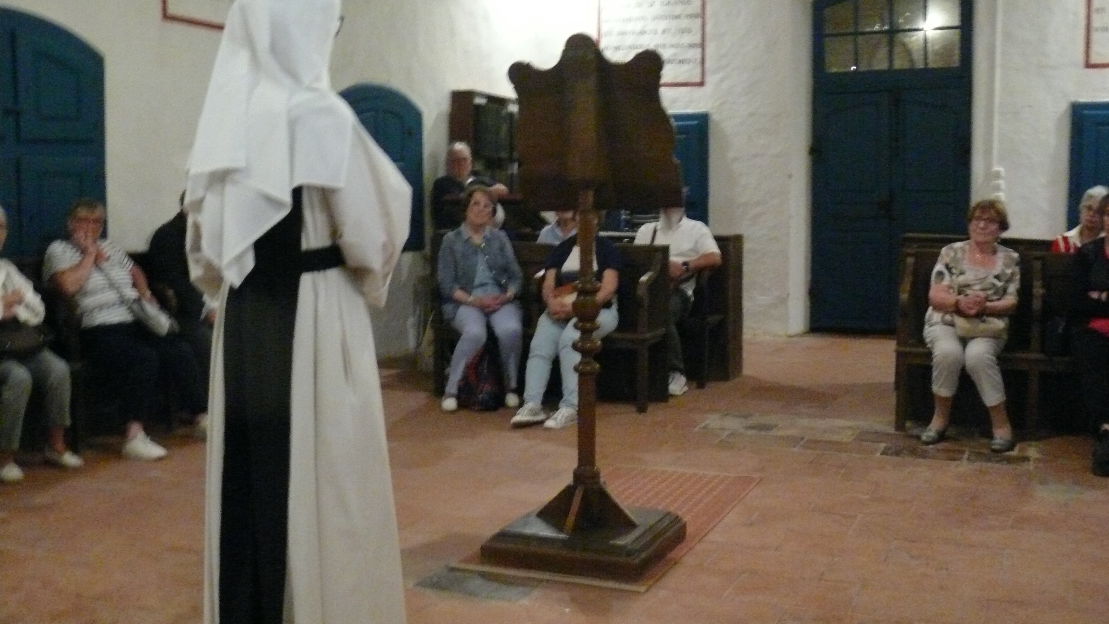 Très attentifs aux propos de sœur Claire.
