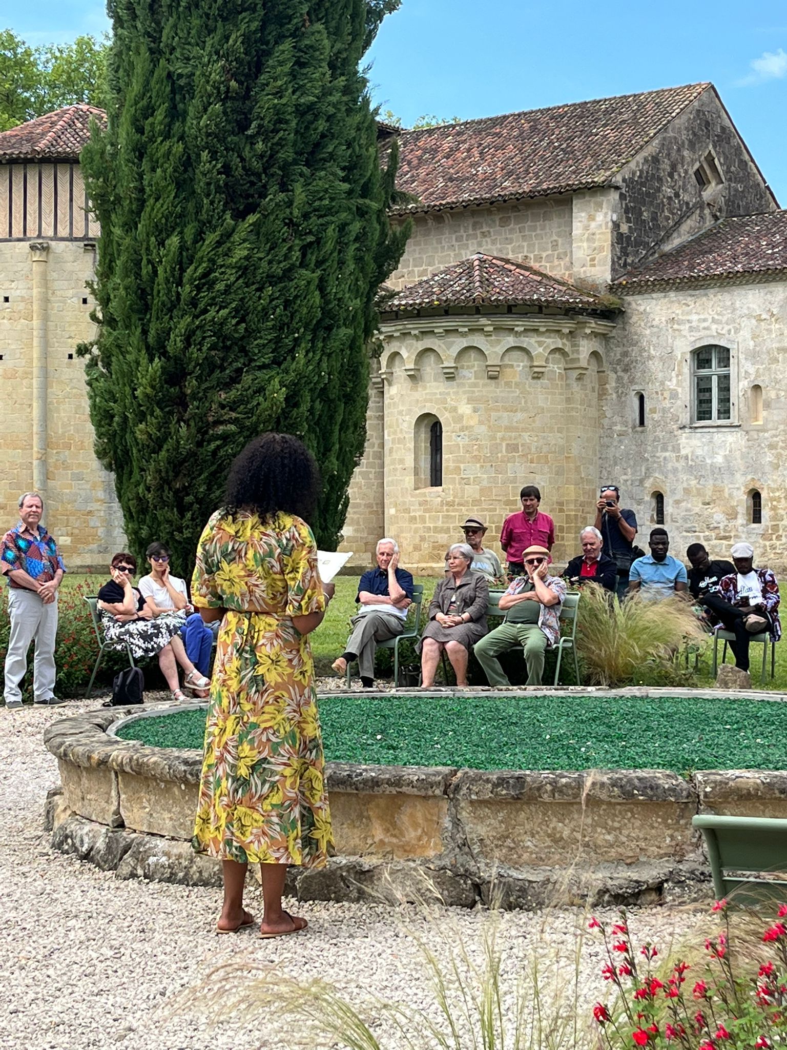 Dans les jardins de l'Abbaye de Flaran.jpg