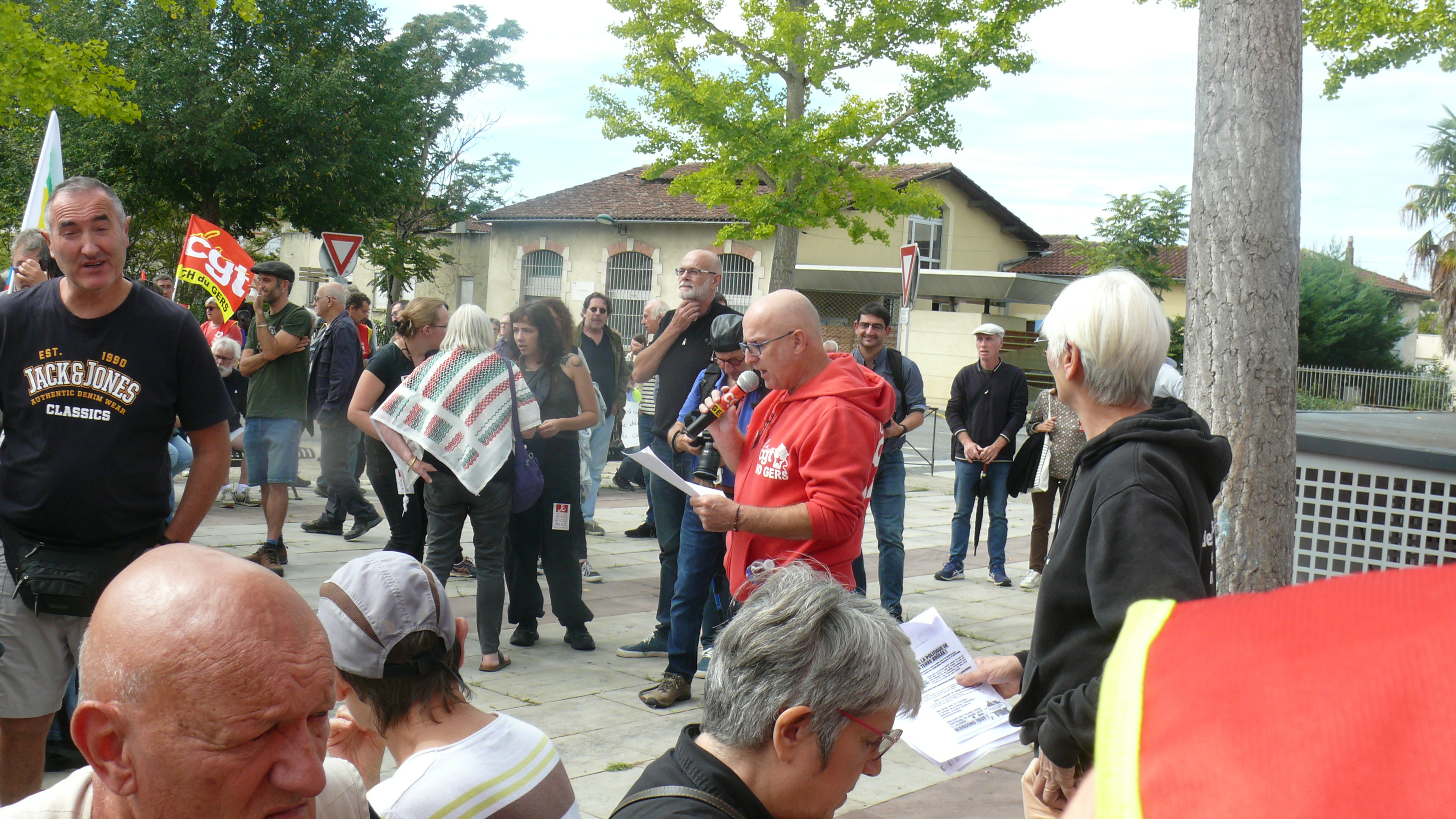 Eric Cantarutti lors de son disours.